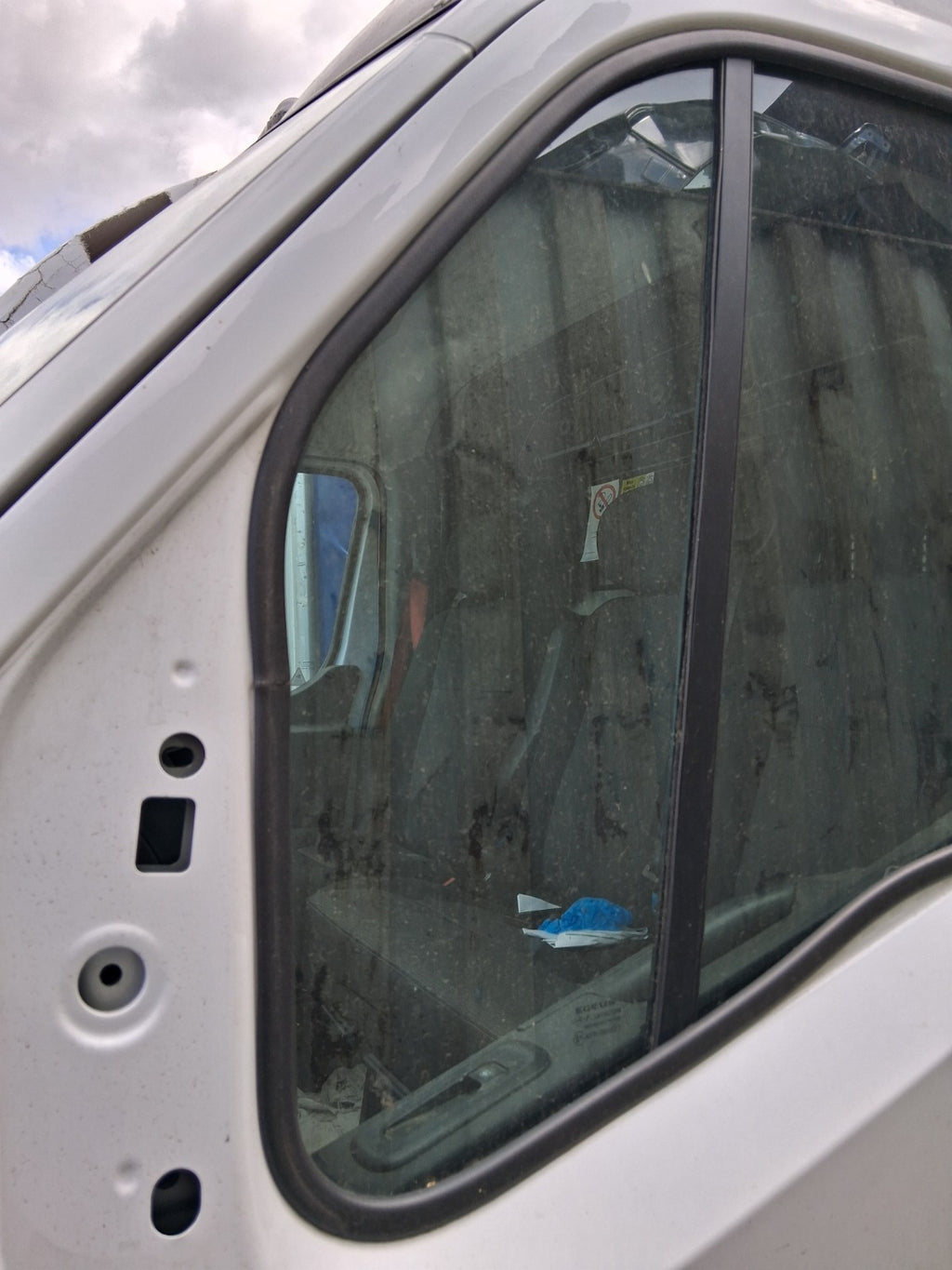 2024 RENAULT MASTER MK3 NSF PASSENGER SIDE FRONT QUARTER WINDOW GLASS