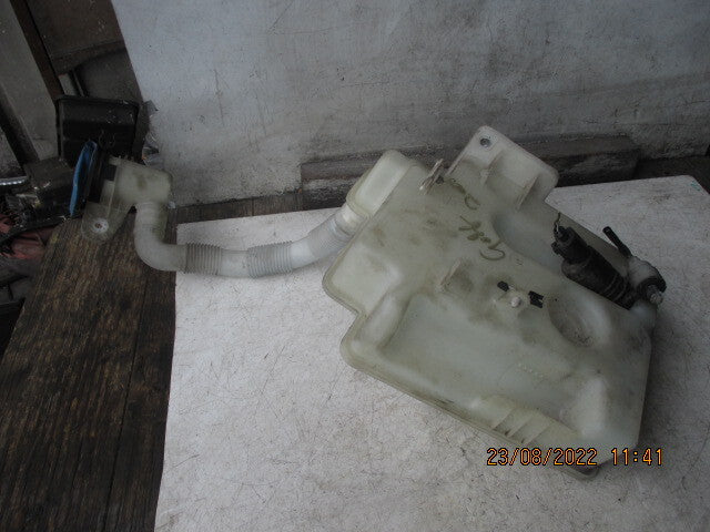 VW VOLKSWAGEN GOLF MK5 2005 WINDSCREEN WASHER WATER BOTTLE