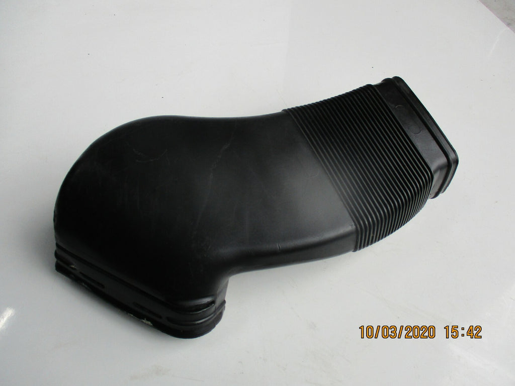 AUDI A6 C6 2008 AIR FILTER INTAKE PLASTIC DUST HOSE PIPE 8D0129617E