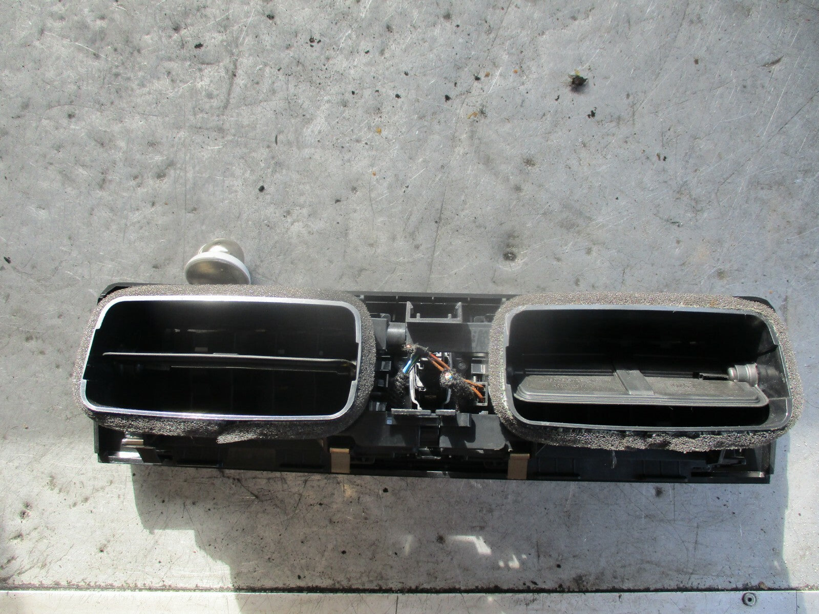 BMW 1 SERIES F20 F21 CENTRE DASH AIR VENTS TRIM & HAZARD SWITCH 931794404
