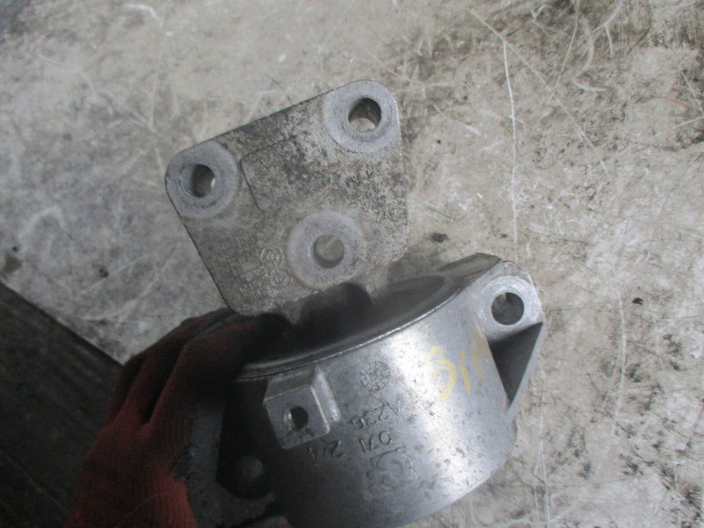 PEUGEOT BIPPER 2013 1.3D ENGINE MOUNT 00518554840