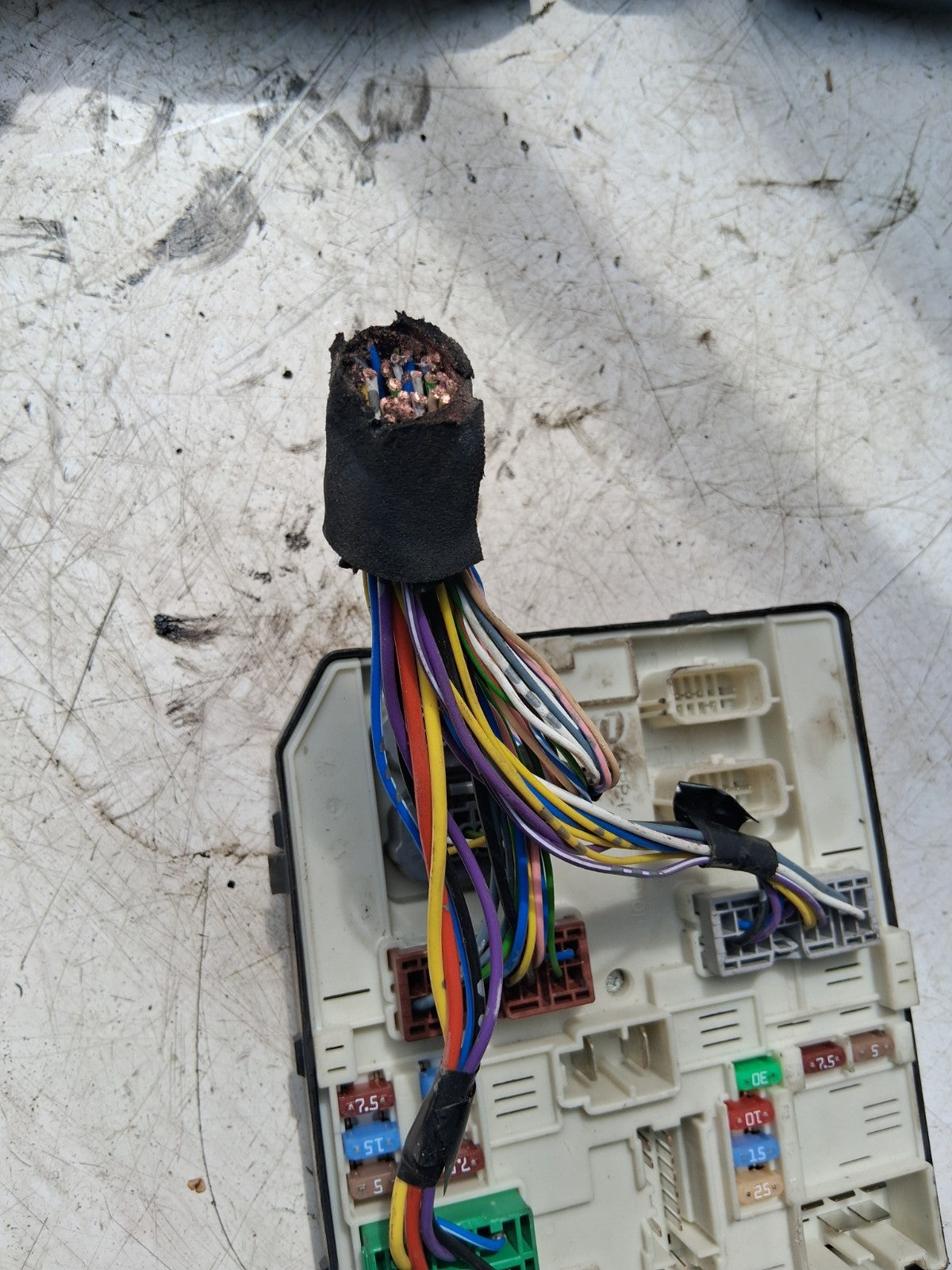 2020 RENAULT KANGOO MK2 1.5 DIESEL FUSE BOX RELAY BOX 284B63788R