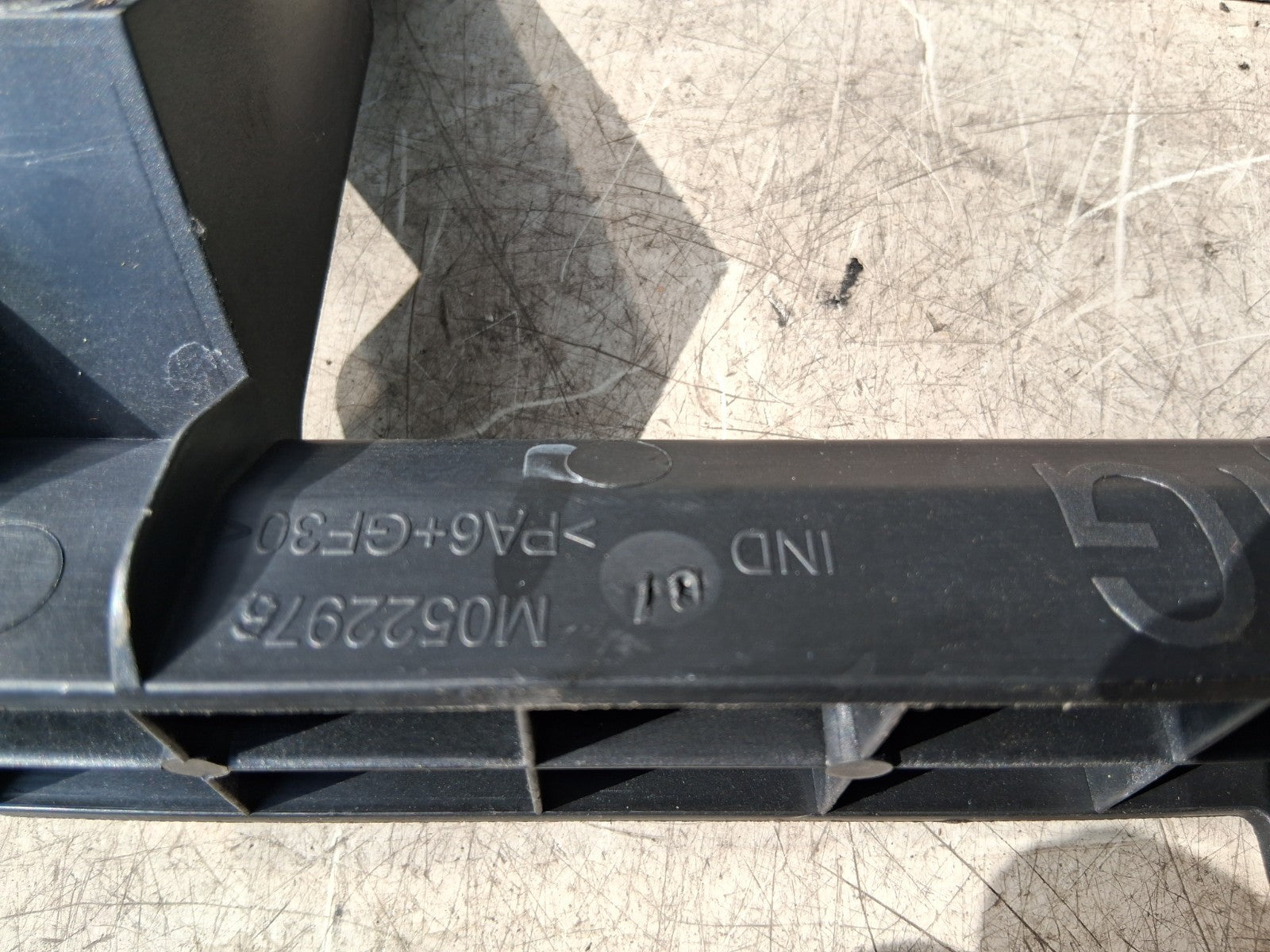2019 PEUGEOT 5008 MK2 NSR REAR PASSENGER SIDE DOOR CARD BRACKET 9814467380