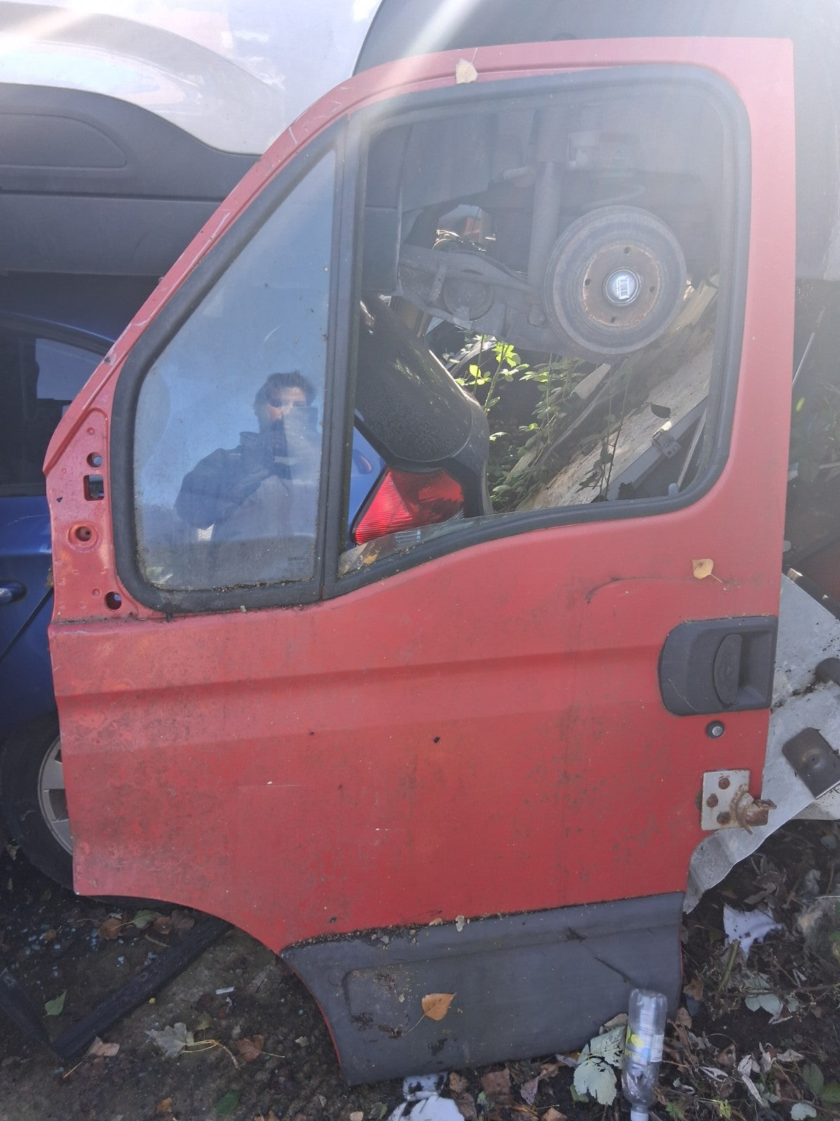 IVECO DAILY 29L10 LCV 2006 MK3 2.3 DIESEL NSF PASSENGER FRONT COMPLETE DOOR RED