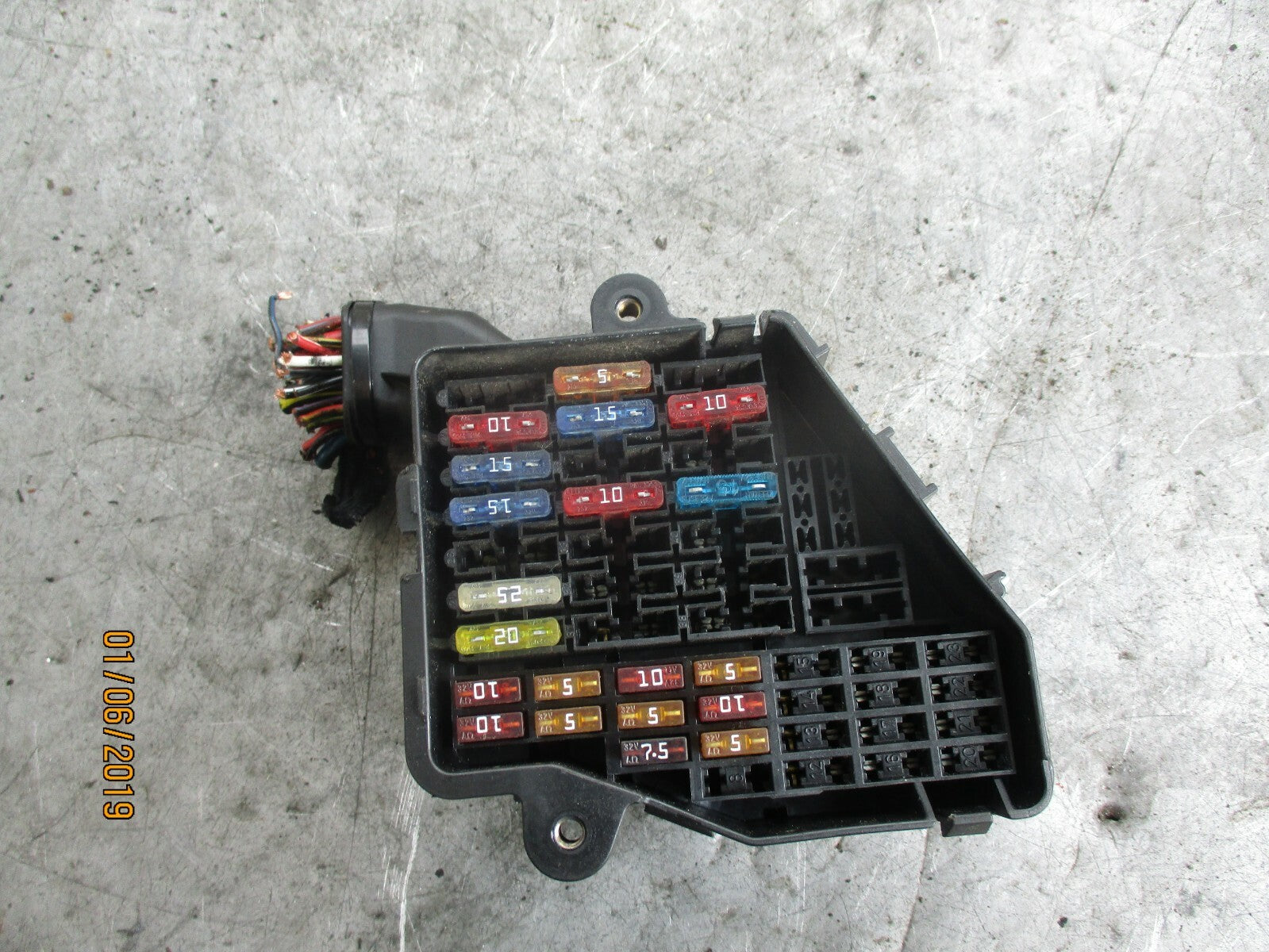 AUDI A3 8L (MK1) DASHBOARD SIDE FUSE BOX RELAY UNIT 8D2941824