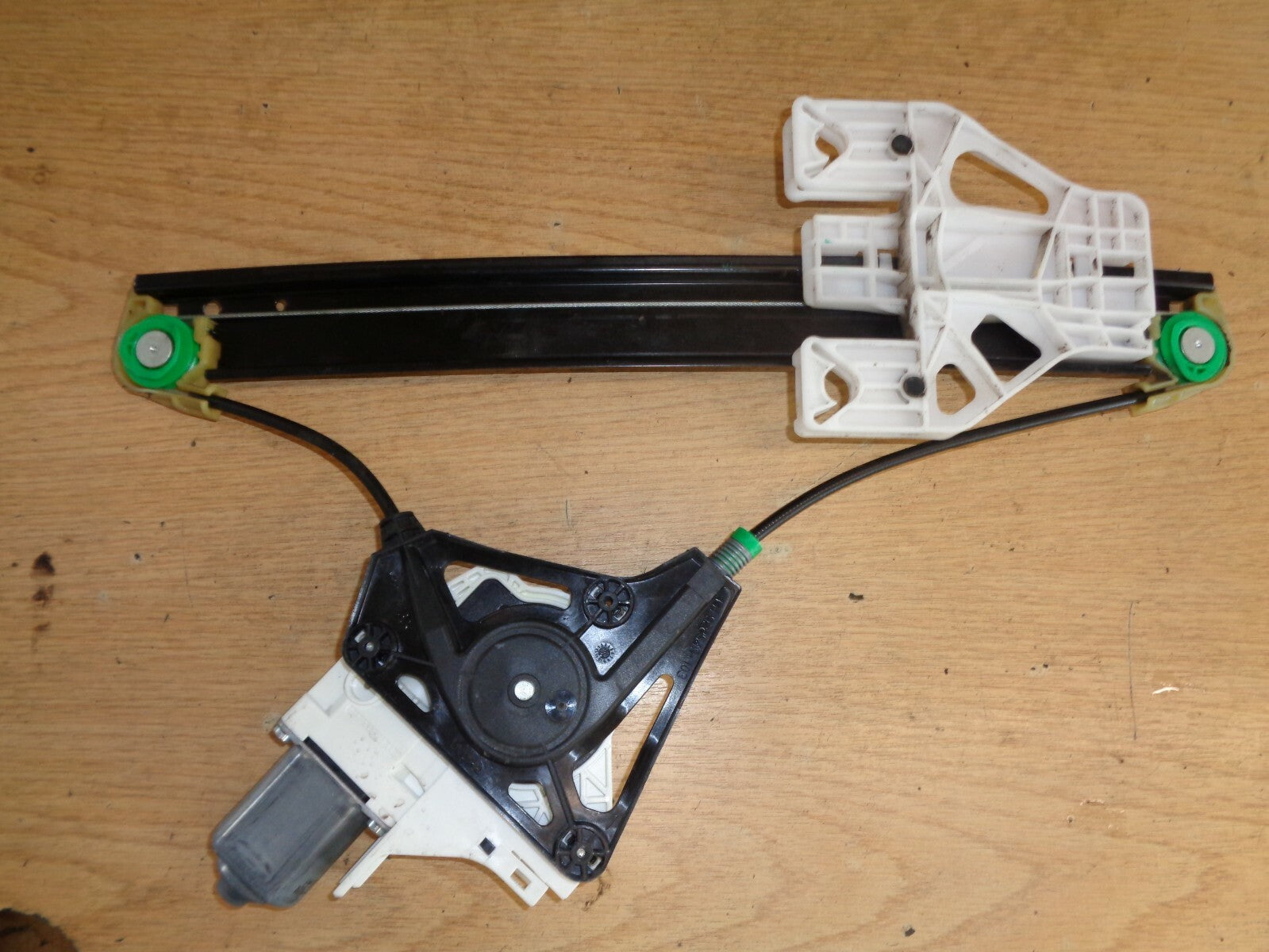 AUDI A1 2013 5 DOOR HATCHBACK PASSENGER SIDE REAR WINDOW MOTOR & REGULATOR