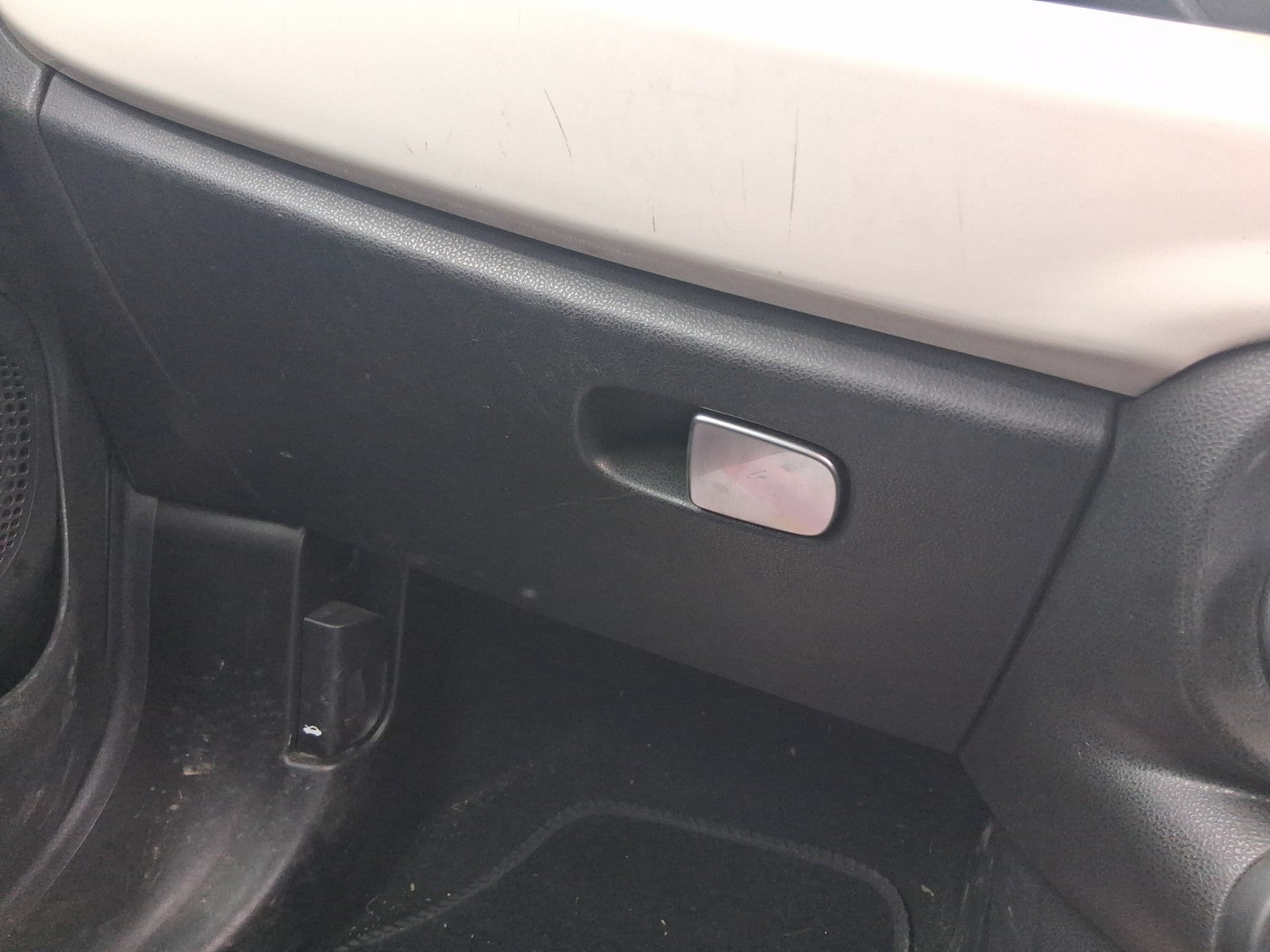 2019 FIAT 500L HATCH NS PASSENGER SIDE STORAGE COMPARTMENT GLOVE BOX