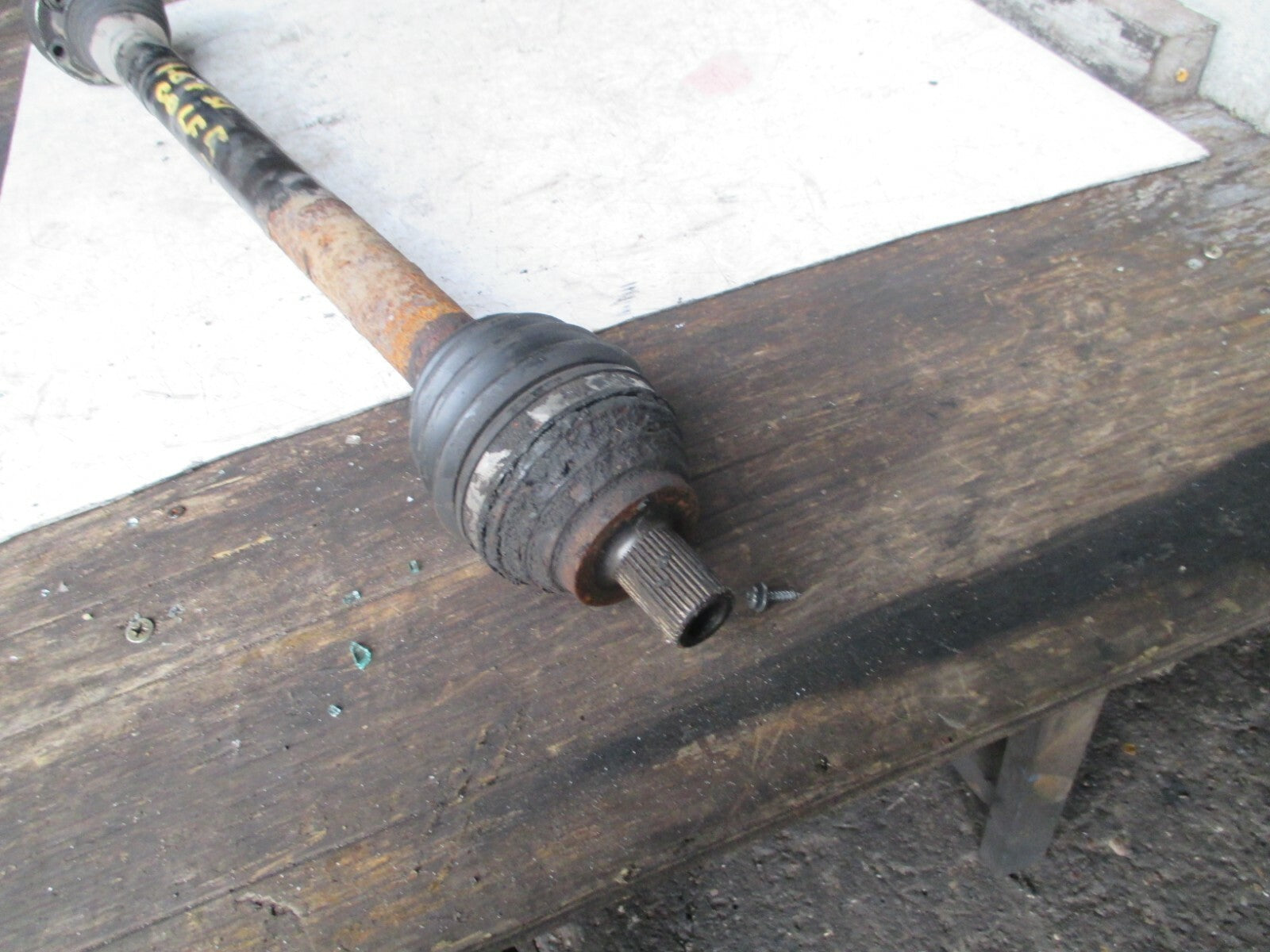 VOLKSWAGEN GOLF MK5 FSI 1.6L NSF FRONT PASSENGER SIDE DRIVESHAFT