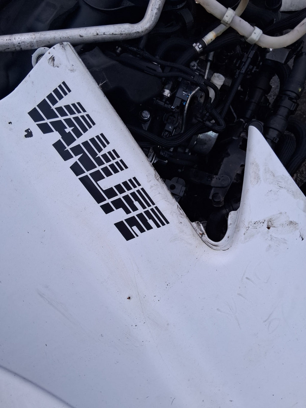 MERCEDES BENZ VITO W639 2007 OSF DRIVER SIDE FRONT WING PANEL WHITE