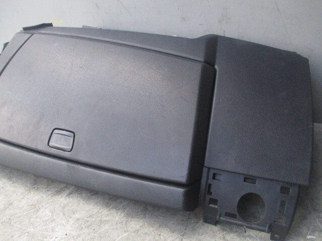 2004 BMW 1 SERIES E87 FRONT DASHBOARD STORAGE GLOVE BOX COMPARTMENT