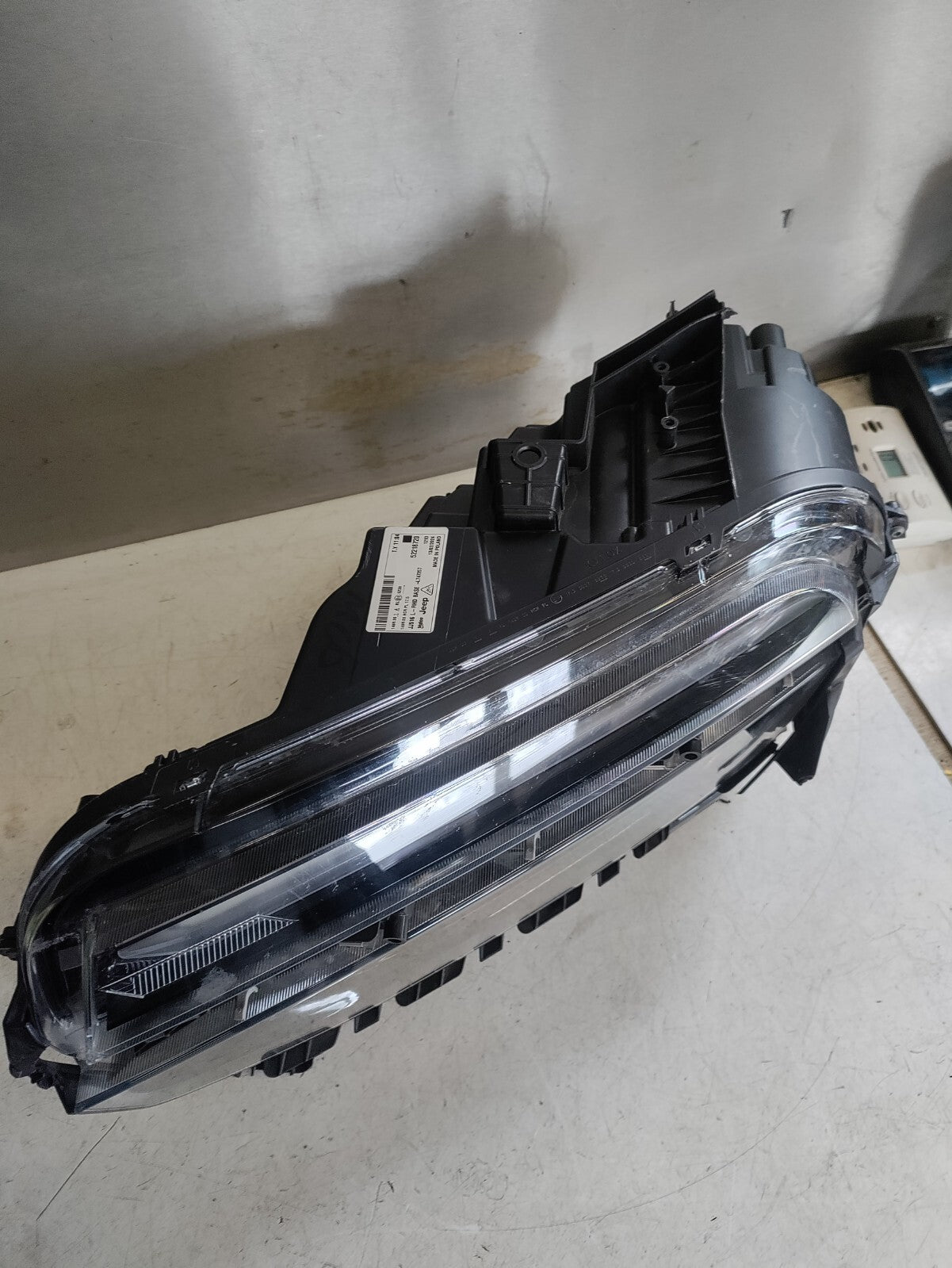 2024 JEEP AVENGER NSF PASSENGER SIDE HEADLIGHT DAMAGED SPARE & REPAIR 52218720