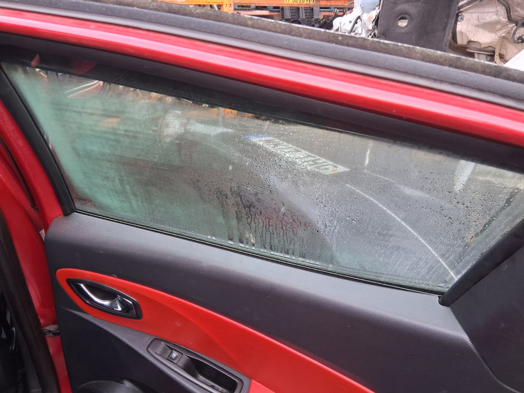 2013 RENAULT CLIO X98 MK4 OSR DRIVER SIDE REAR RIGHT WINDOW GLASS