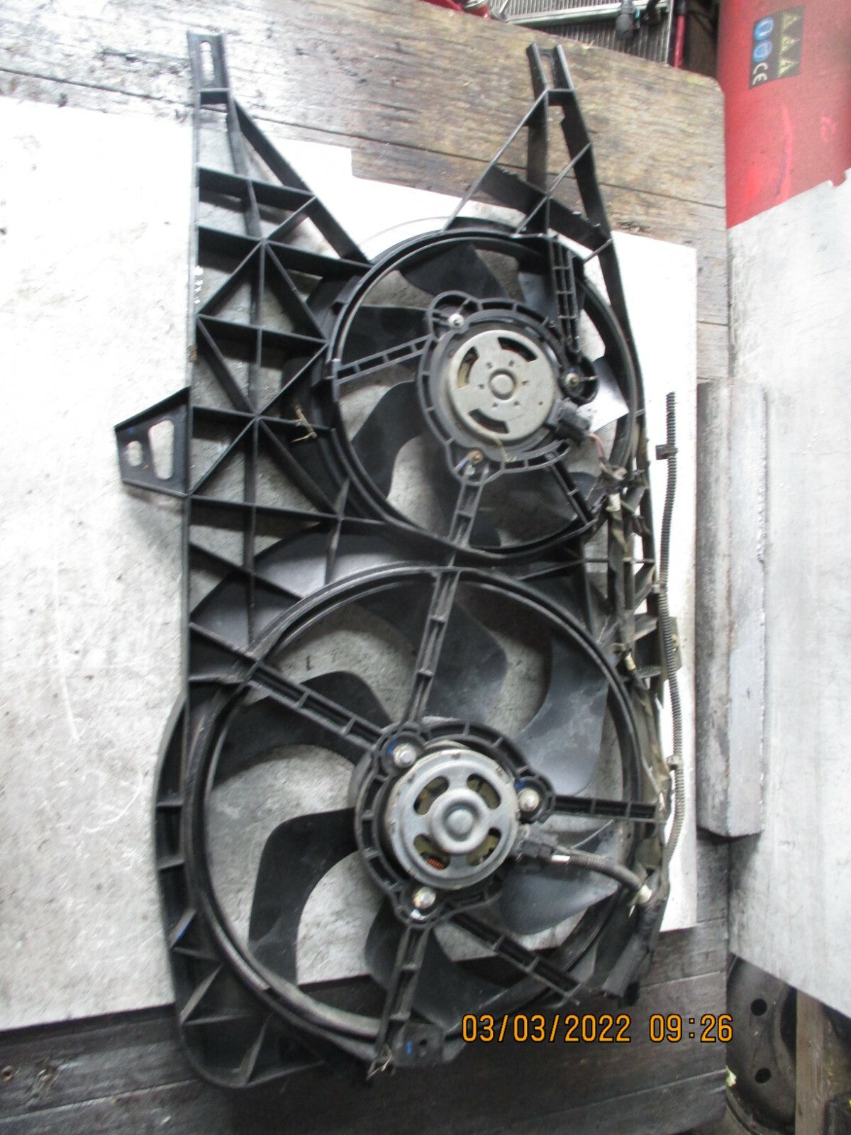 VAUXHALL VIVARO 2013 2.5 DIESEL RAD RADIATOR FAN FANS DAMAGED