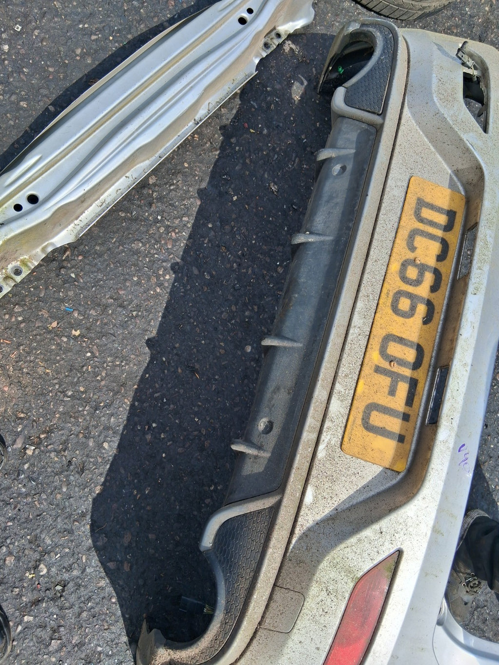 2015 VOLVO V40 D3 COMPLETE REAR BUMPER WITH PDC SENSOR SILVER