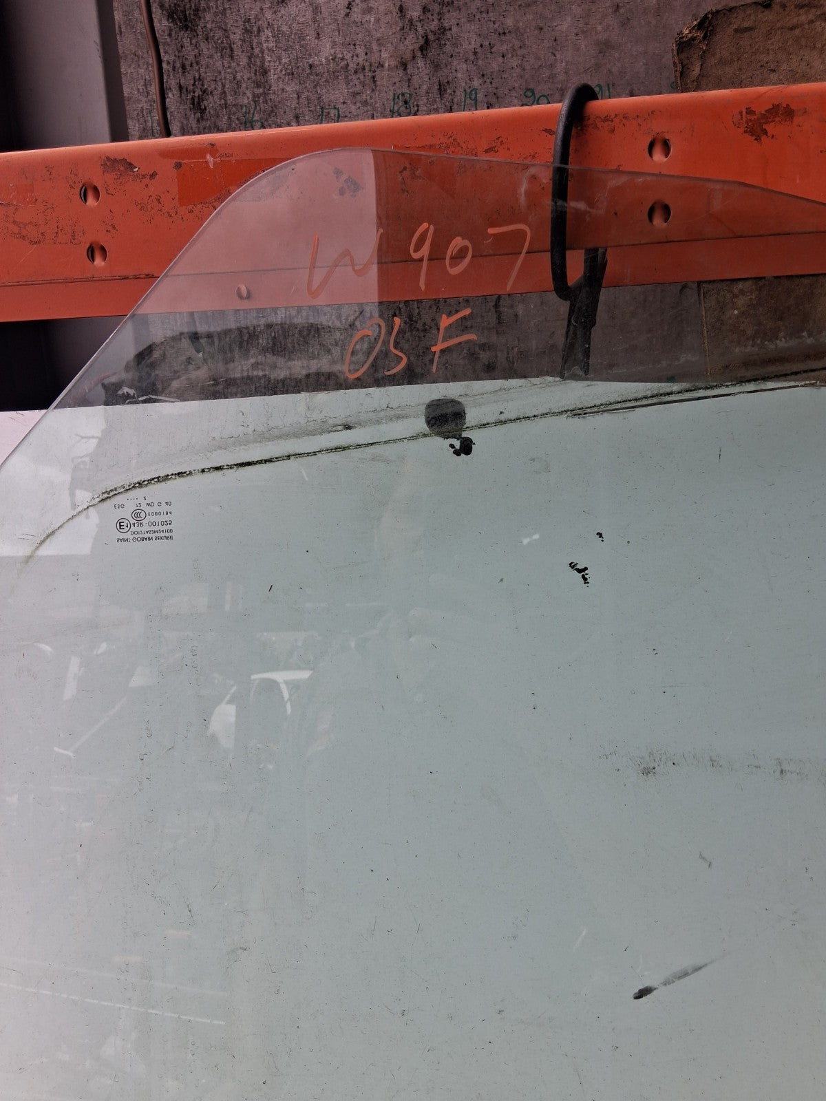 2019 MERCEDES BENZ SPRINTER W907 OSF DRIVER SIDE FRONT WINDOW GLASS