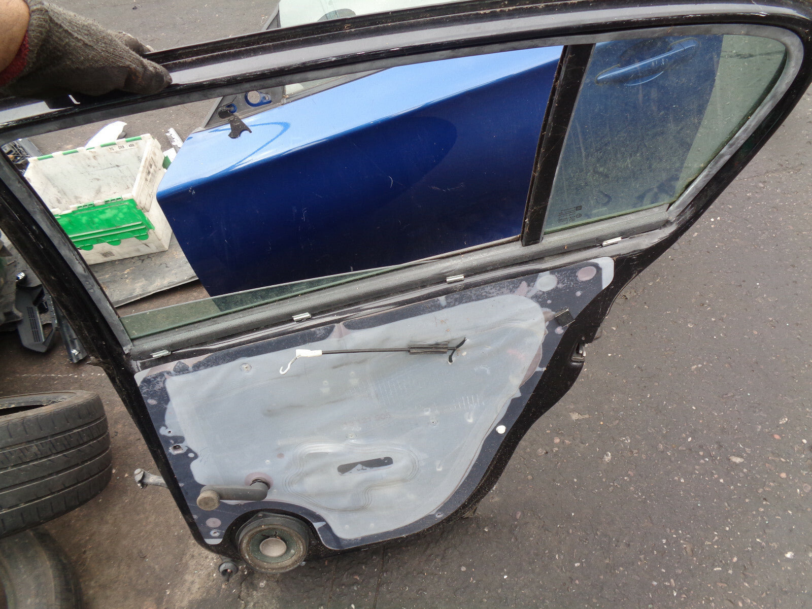 VAUXHALL ASTRA H MK5 HATCHBACK OSR DRIVER SIDE REAR DOOR BLACK