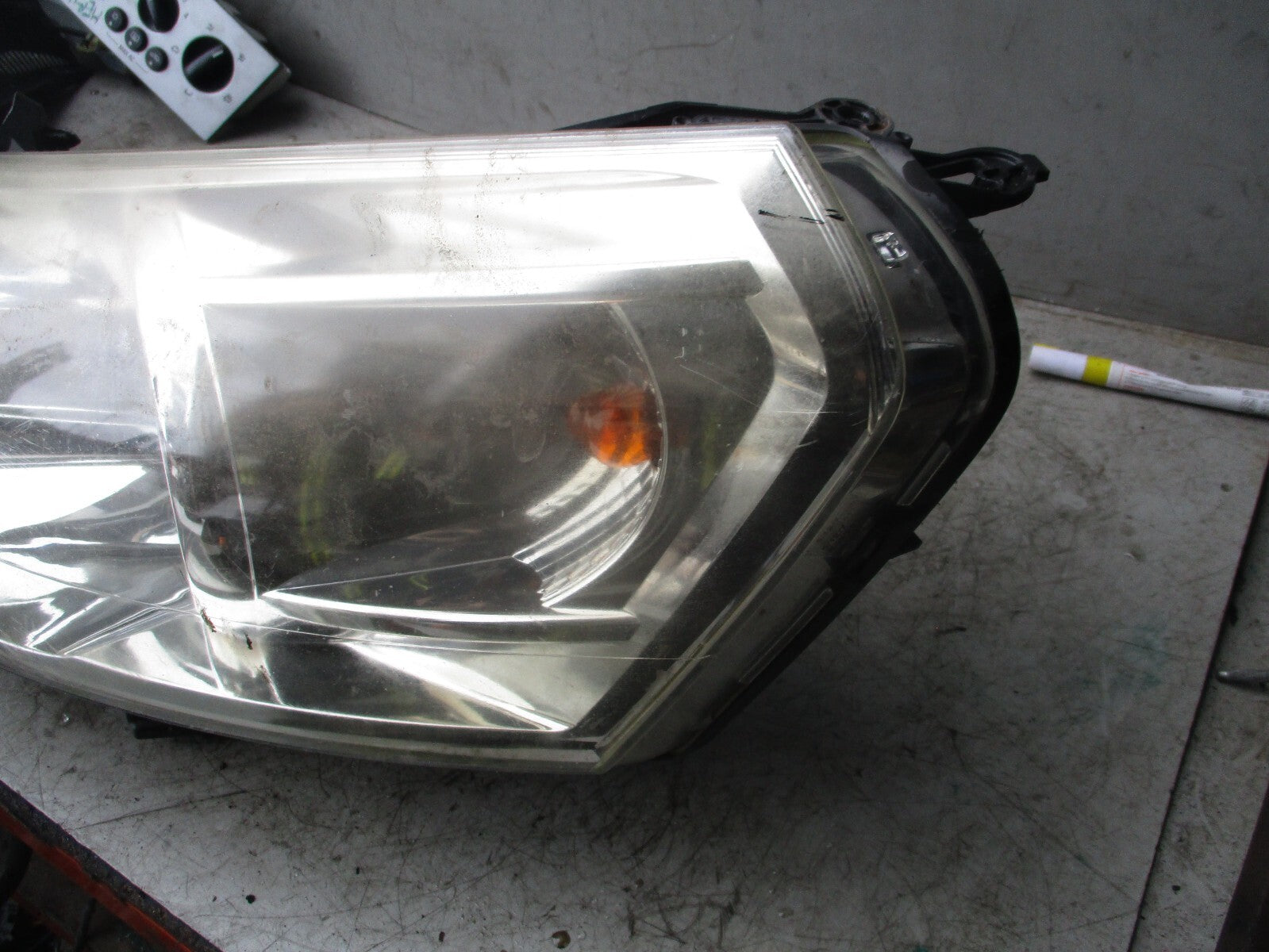 2007 PEUGEOT EXPERT MK2 NSF PASSENGER SIDE FRONT HEADLIGHT HEADLAMP 89901163