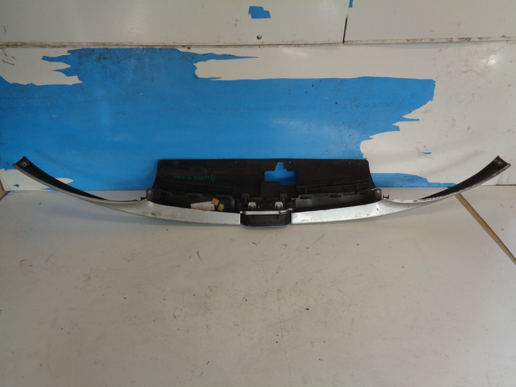 PEUGEOT 206 2002 FRONT UPPER BUMPER GRILL & BADGE EMBLEM LIGHT BLUE 9628691277