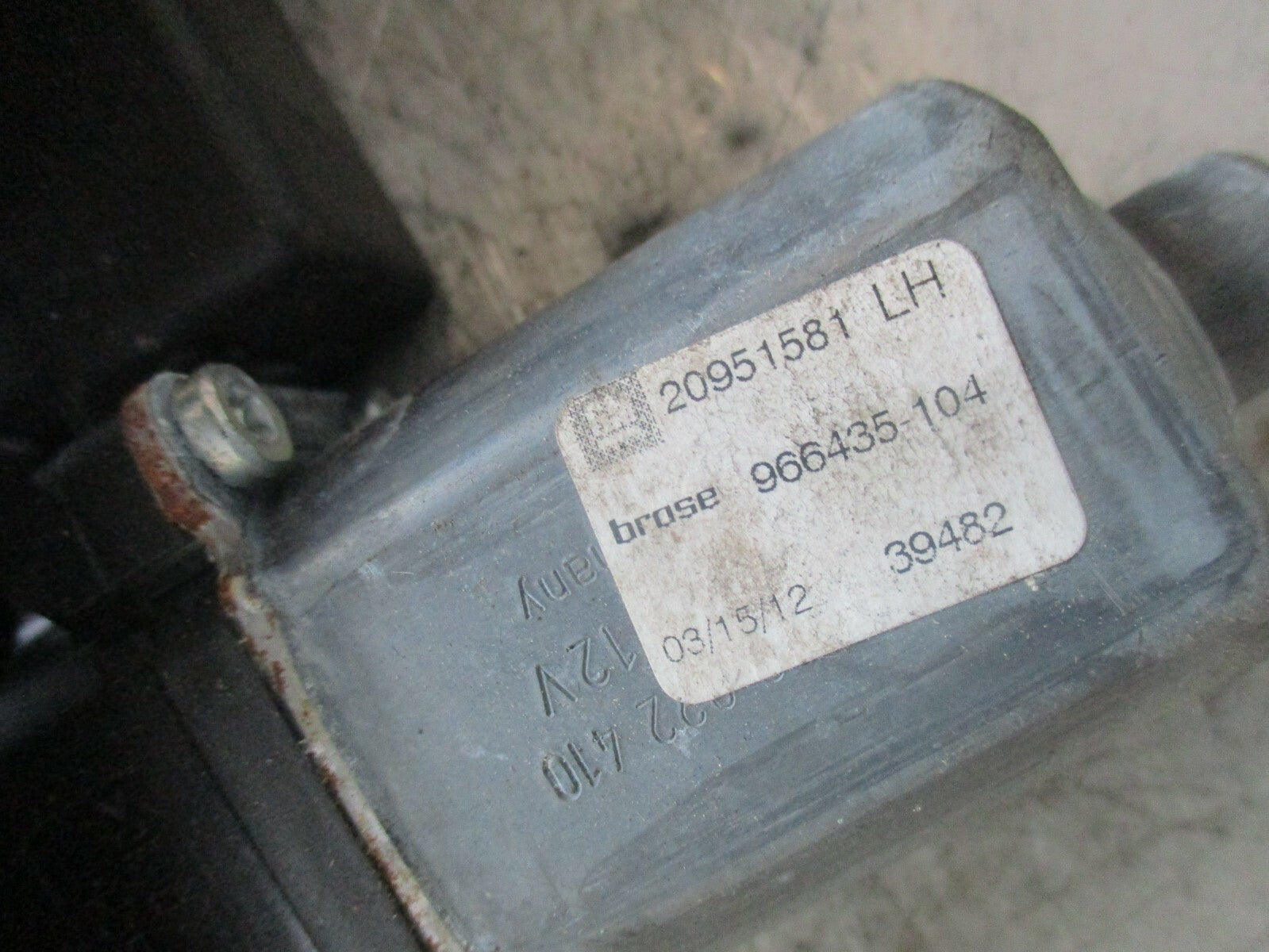 VAUXHALL ASTRA J NSF PASSENGER SIDE FRONT WINDOW MOTOR 20951581LH 966435104