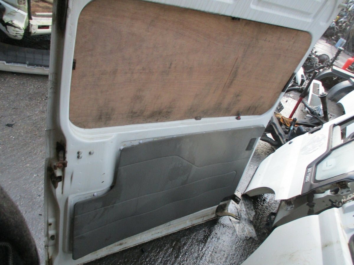 SAIC LDV MAXUS V80 2016 NS PASSENGER SIDE SLIDING DOOR WHITE