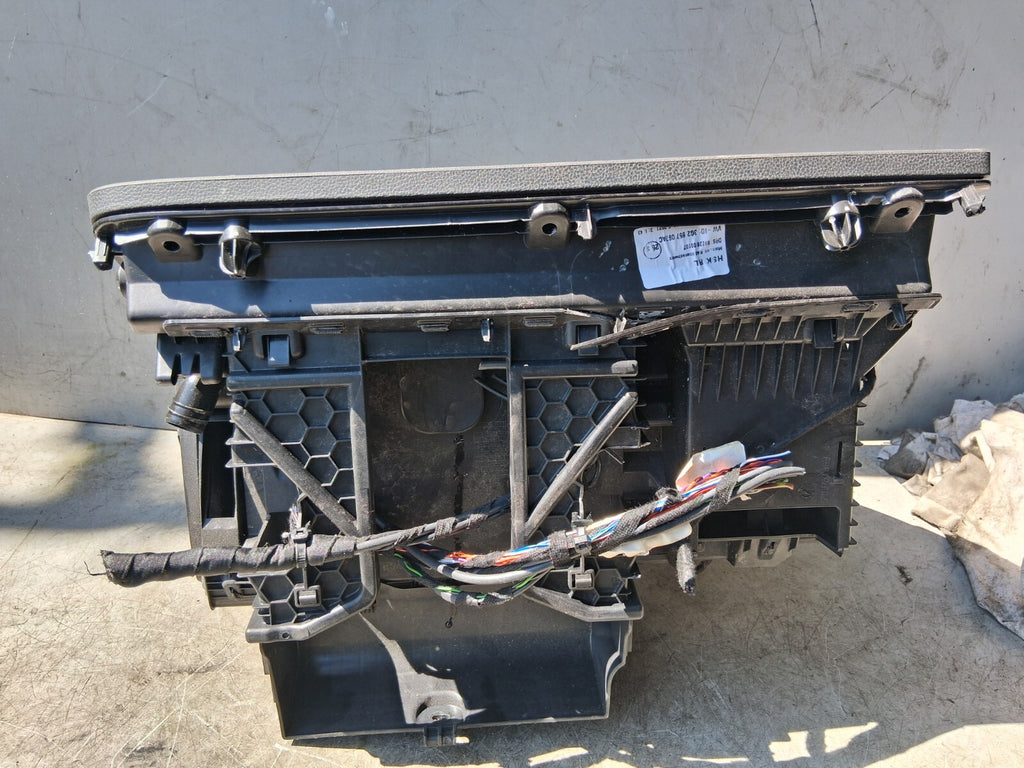 VW VOLKSWAGEN PASSAT B8 2019 GLOVE BOX FRONT STORAGE COMPARTMENT 3G2857097