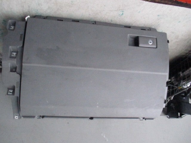 2021 VW VOLKSWAGEN CRAFTER MK2 NS PASSENGER SIDE STORAGE GLOVEBOX 7C2857097E