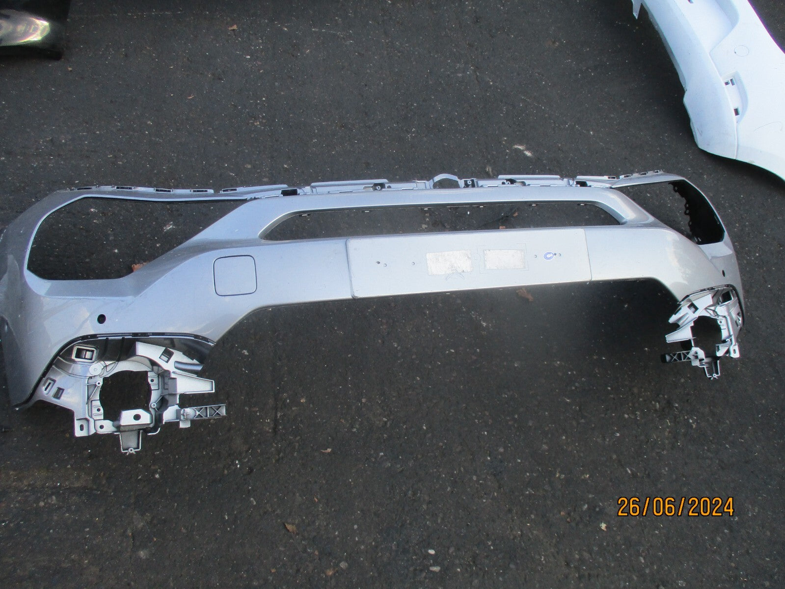 CITROEN C4 MK3 2022 FRONT UPPER BUMPER SILVER