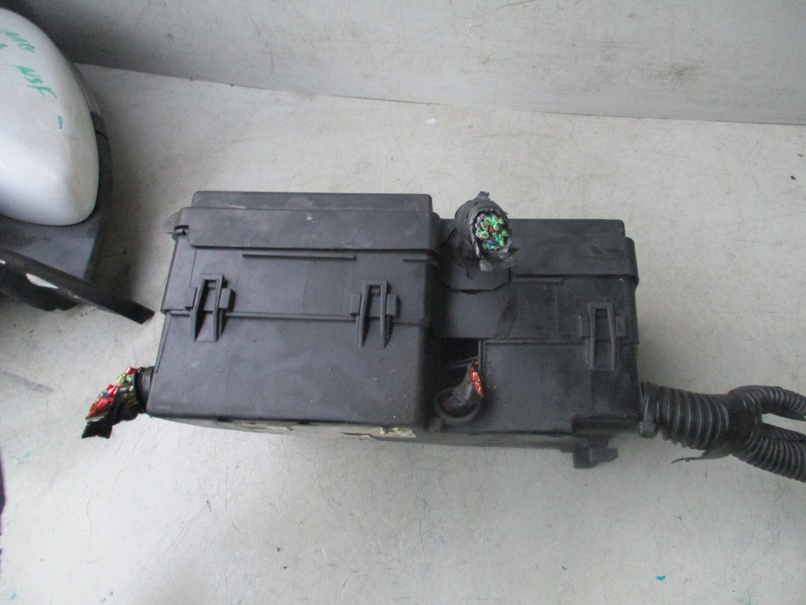 FORD FOCUS MK2 2007 1.6 DIESEL UNDER BONNET FUSE BOX 3M5T14A067BC