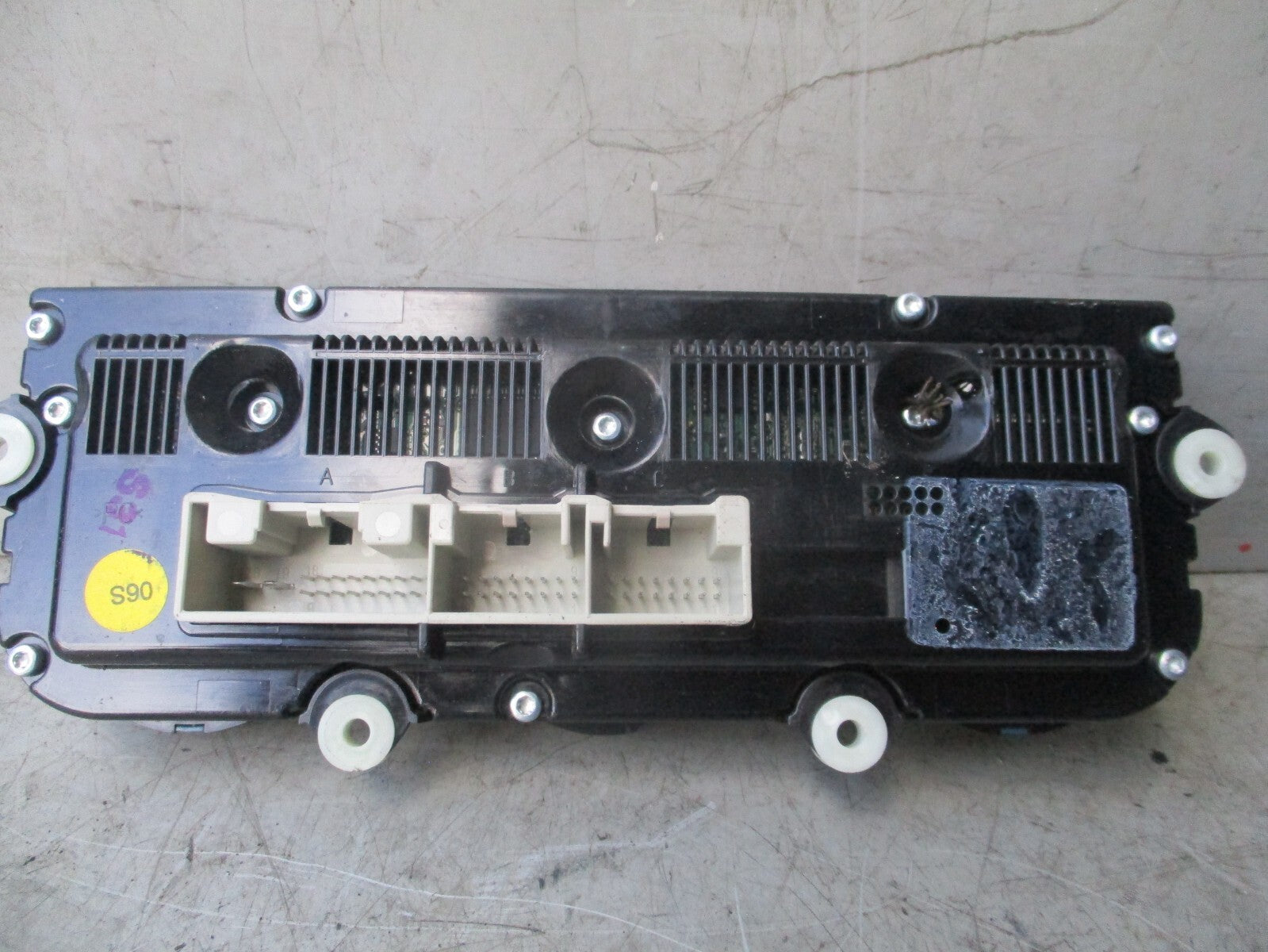 VOLKSWAGEN PASSAT 2006 CLIMATE CONTROL UNIT MODULE 74677512