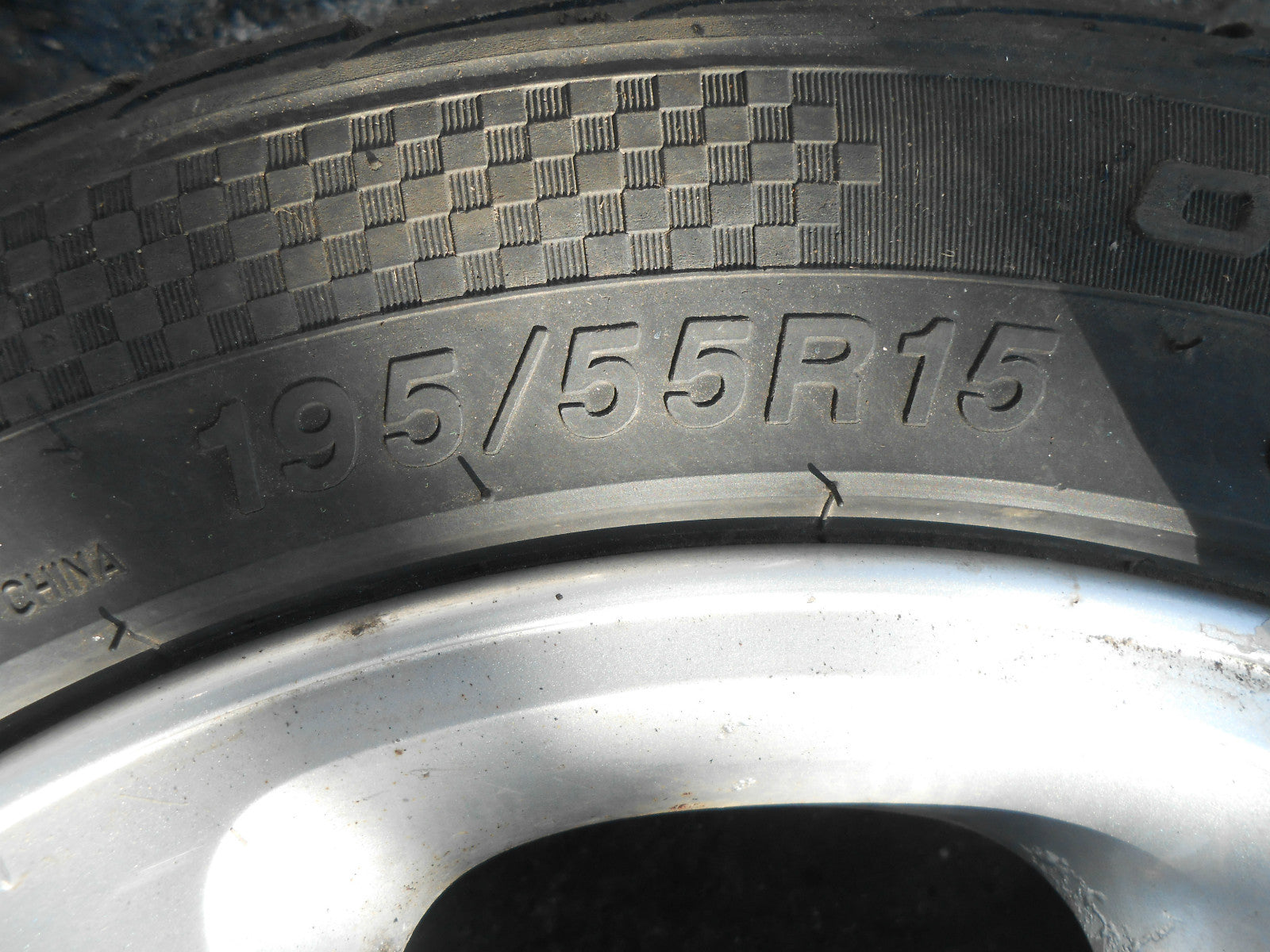 MAZDA PREMACY CP 2002 6 SPOKE 5 STUD ALUMINIUM ALLOY WHEEL 195/55 R15 REF001