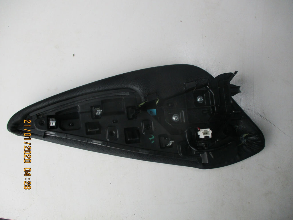 NISSAN QAHSQAI J11 MK2 2018 CENTRE CONSOLE NS PASSENGER SIDE TRIM PAD 969RK4EH0A