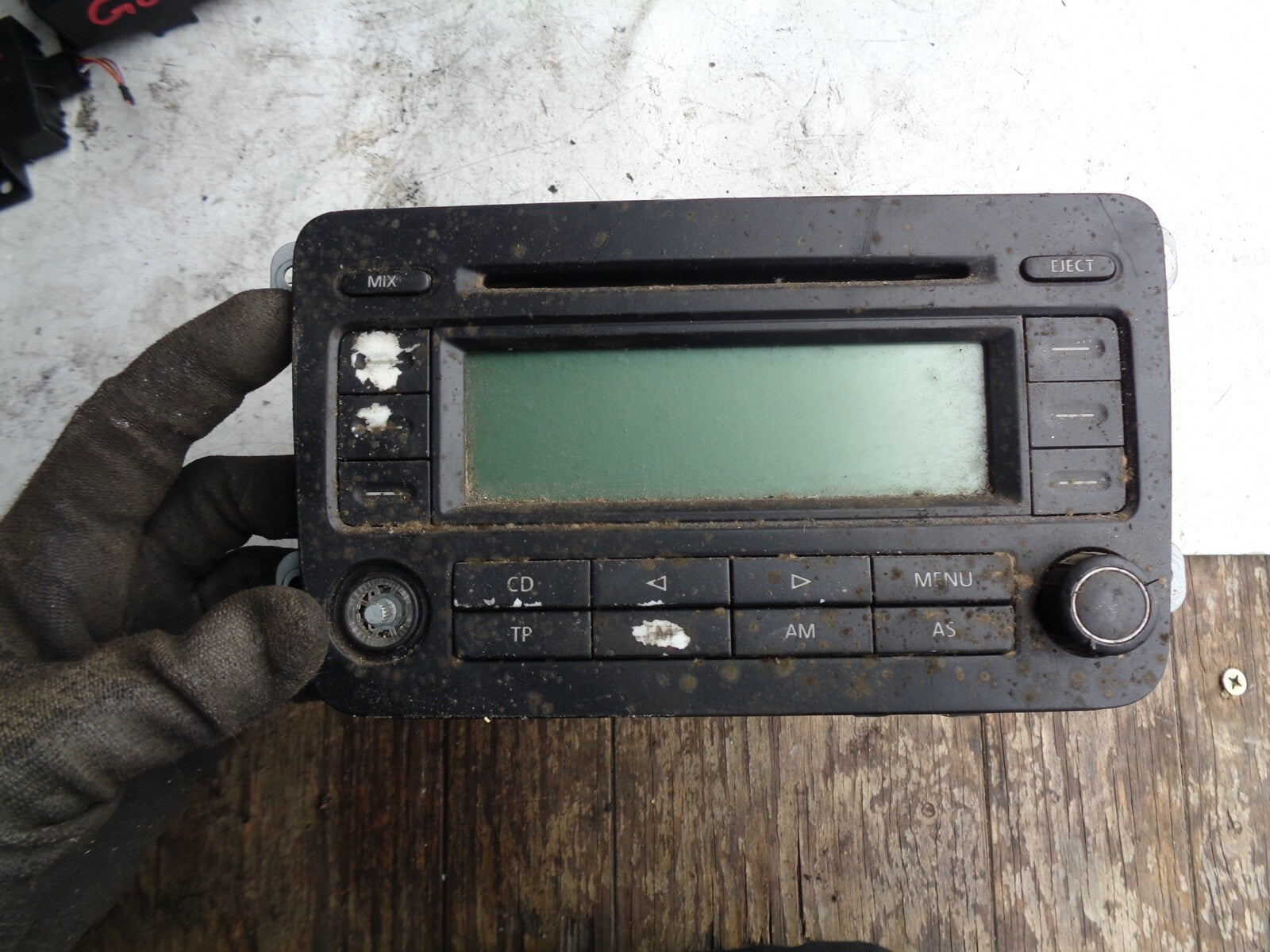 VOLKSWAGEN GOLF MK5 RADIO STEREO CD PLAYER HEAD UNIT 1k0035186J