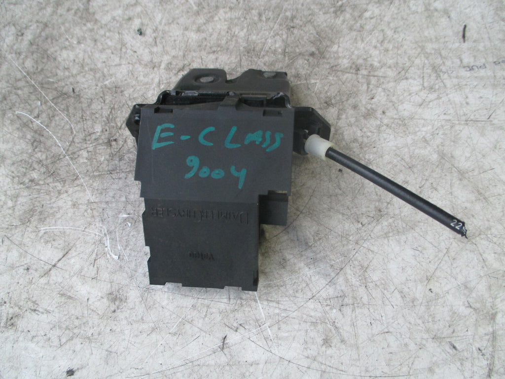 MERCEDES BENZ E CLASS W211 2004 REAR BOOTLID LOCK MECH A1717500085
