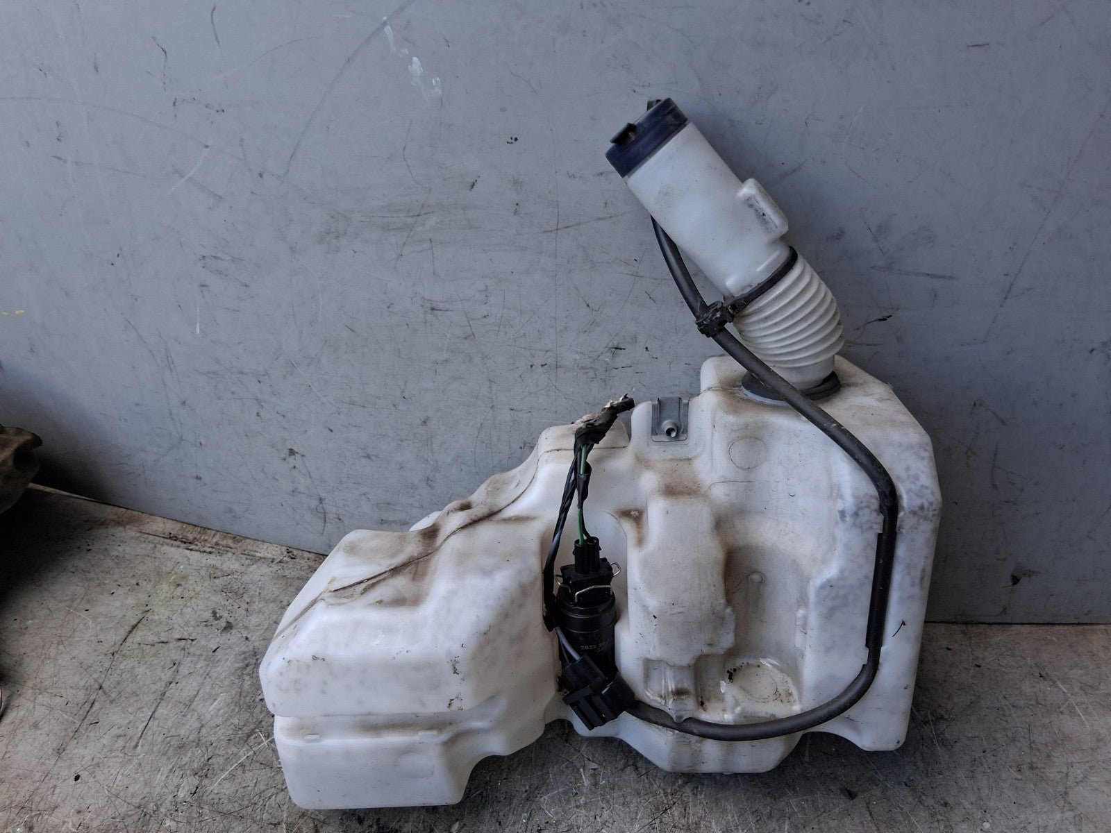 2021 PEUGEOT BOXER MK3 FRONT WINDSCREEN WASHER BOTTLE RESERVOIR