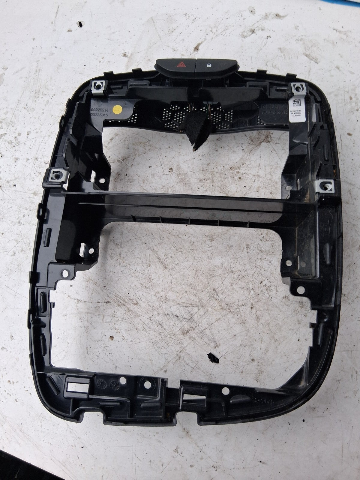 2017 RENAULT CLIO SAT NAV HEAD SURROUND TRIM 682600568R