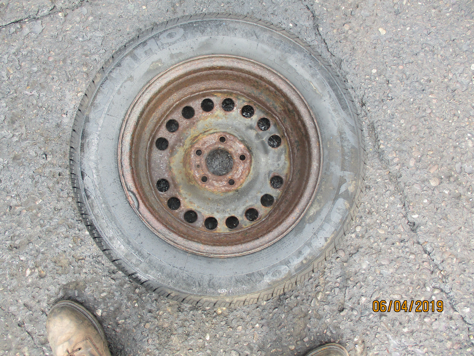 VAUXHALL ZAFIRA STEEL WHEEL & KUMHO TYRE 5 X108 195/65 R15
