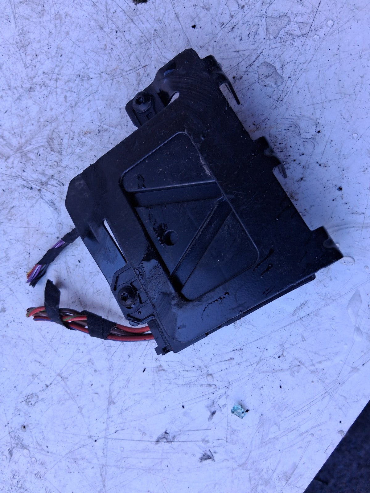 2015 MERCEDES C CLASS W204 FUEL PUMP CONTROL MODULE A0009003101