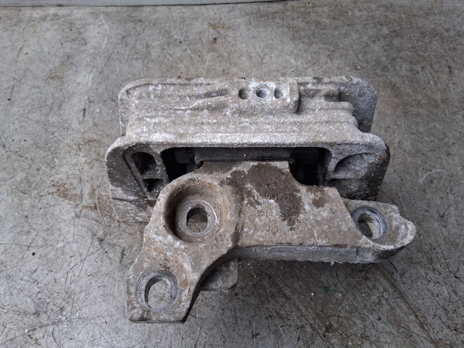 2020 RENAULT MASTER MK3 OSF DRIVER SIDE FRONT RIGHT ENGINE MOUNT 112108180R