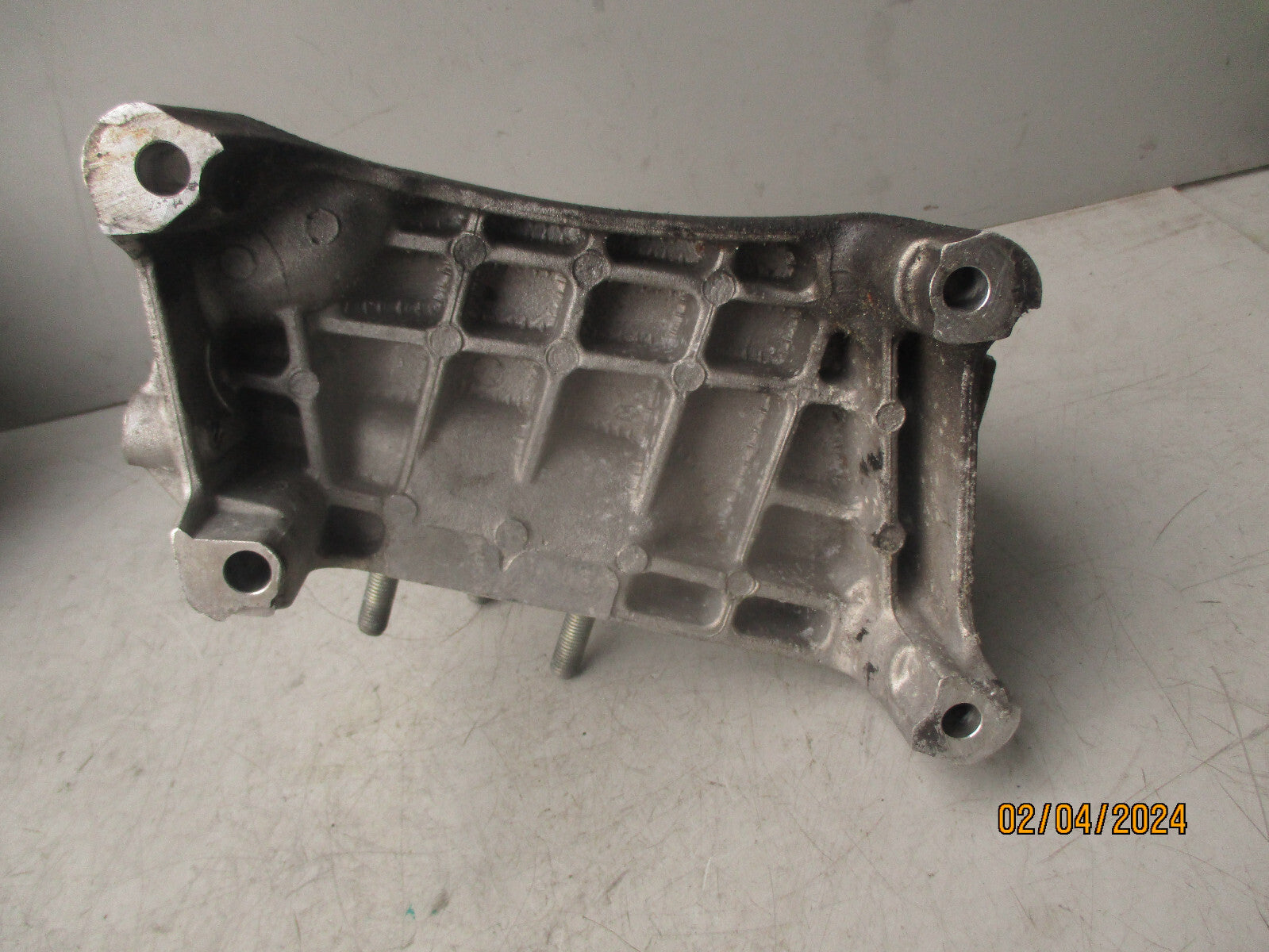 2015 PEUGEOT BIPPER 1.3 DIESEL GEAR BOX MOUNT BRACKET 55229512
