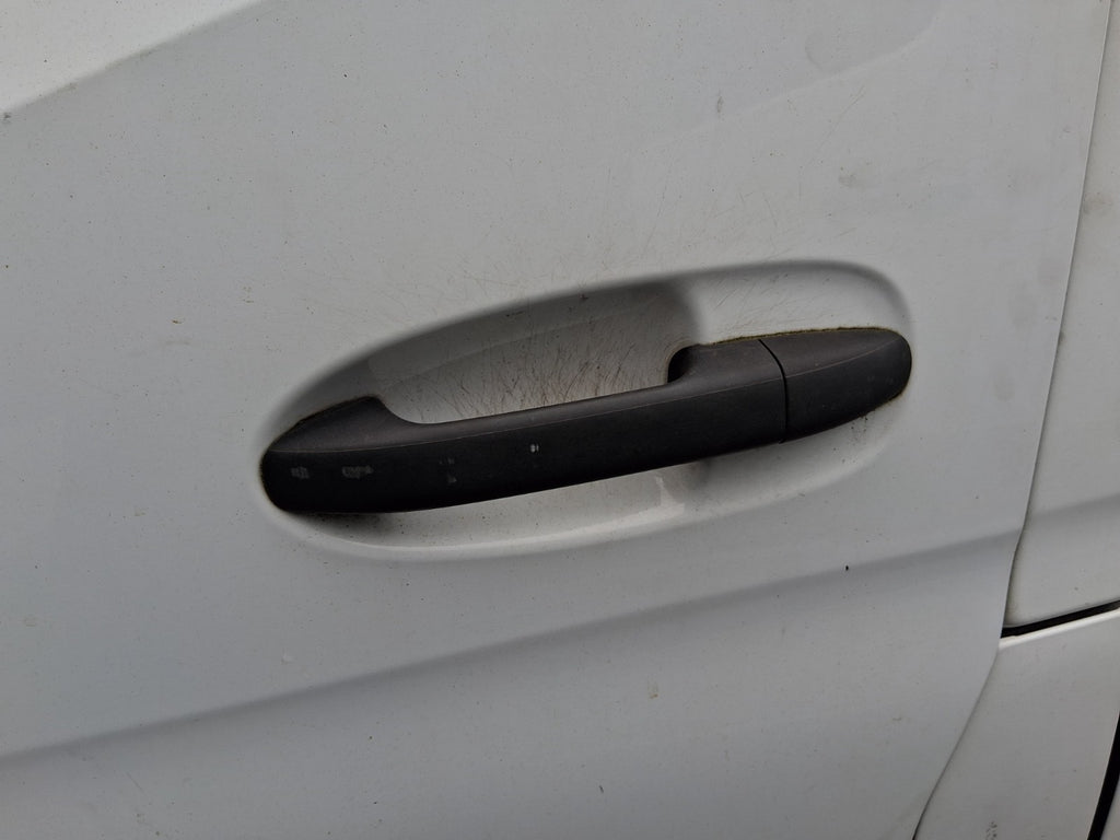 2018 MERCEDES BENZ SPRINTER W907 NSF PASSENGER SIDE FRONT LEFT DOOR HANDLE