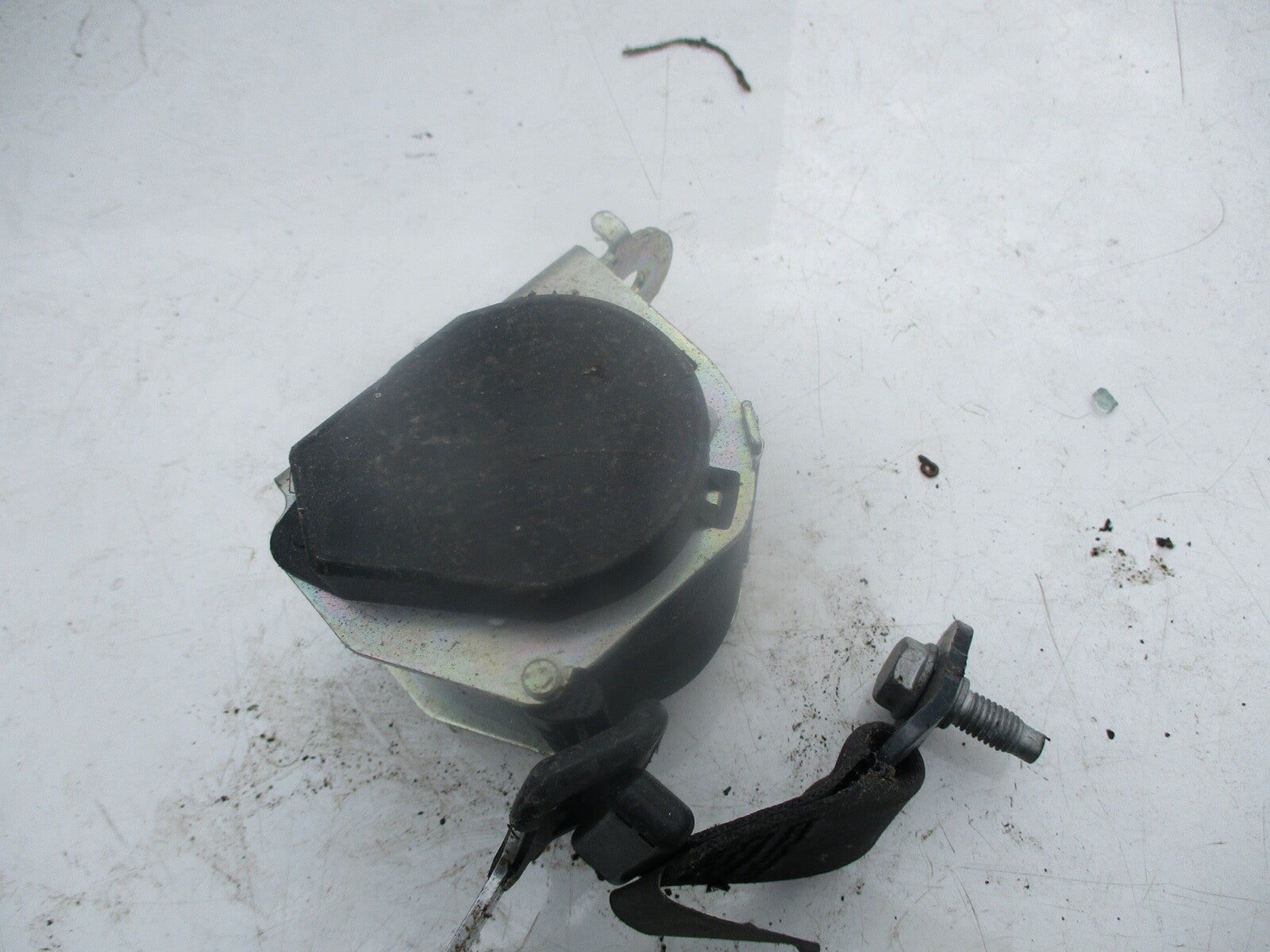 PEUGEOT 308 MK1 2010 DRIVER / PASSENGER SIDE REAR SEATBELT 96812534XX