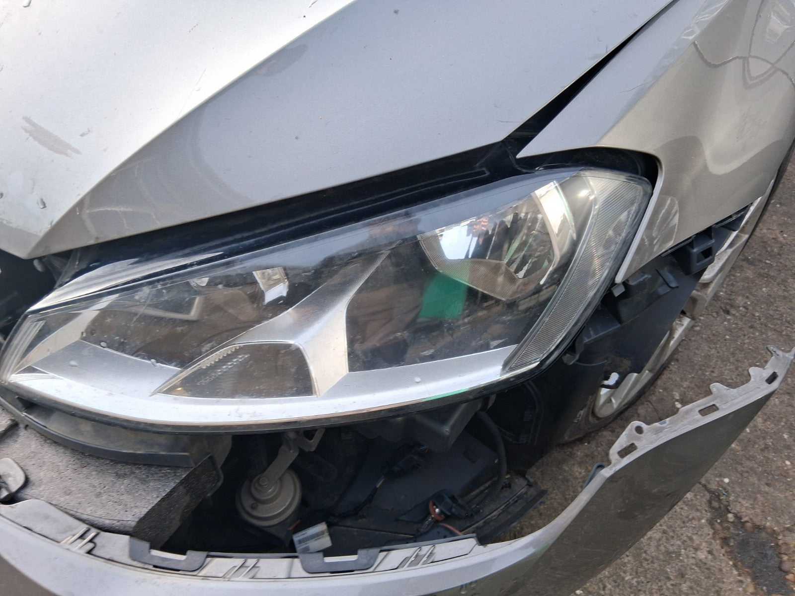 2016 VOLKSWAGEN GOLF MK7 NSF PASSENGER SIDE FRONT LEFT HEADLIGHT