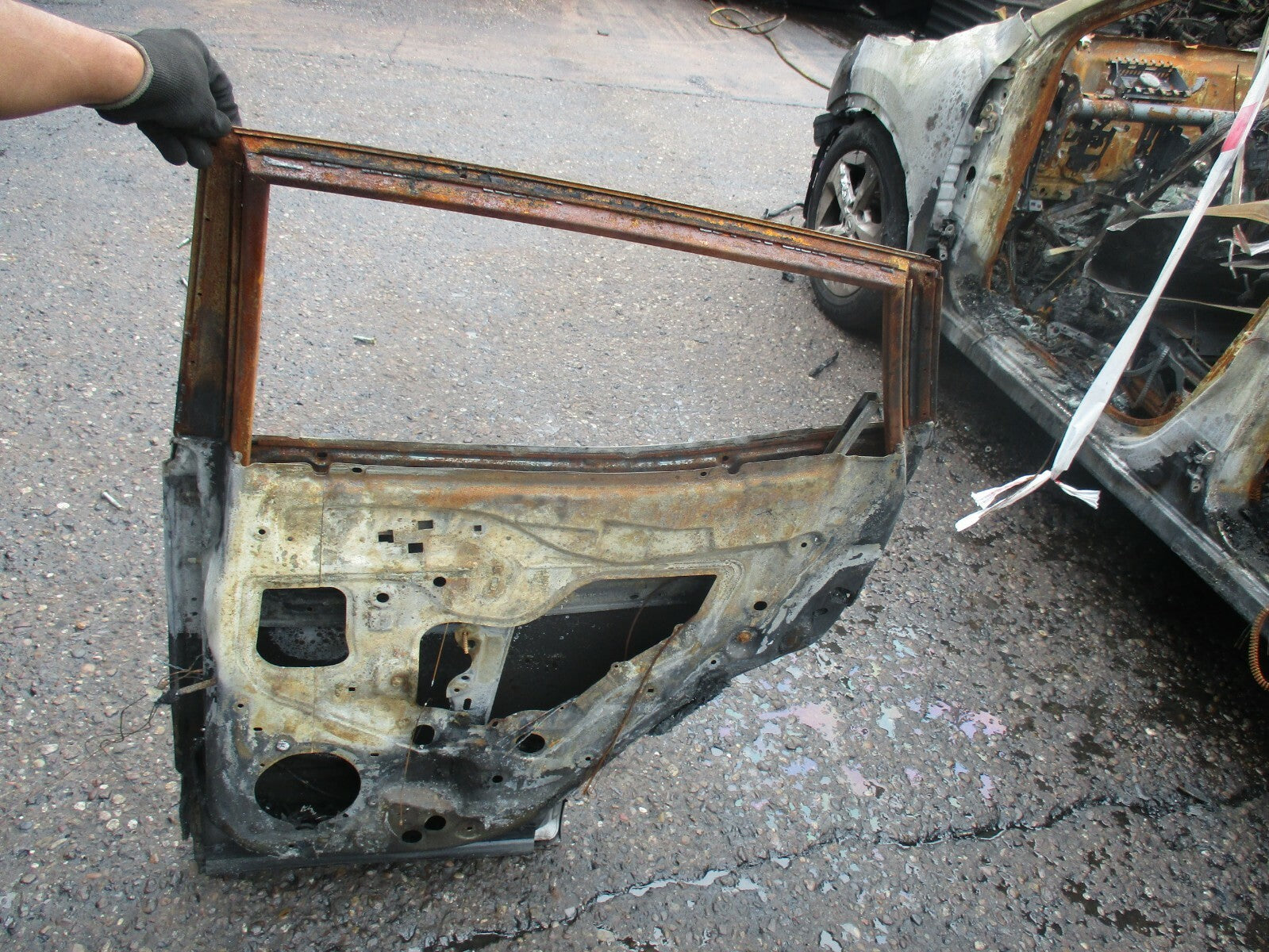 NISSAN QASHQAI J11 MK2 OSR DRIVER SIDE REAR BARE DOOR SHELL DAMAGED