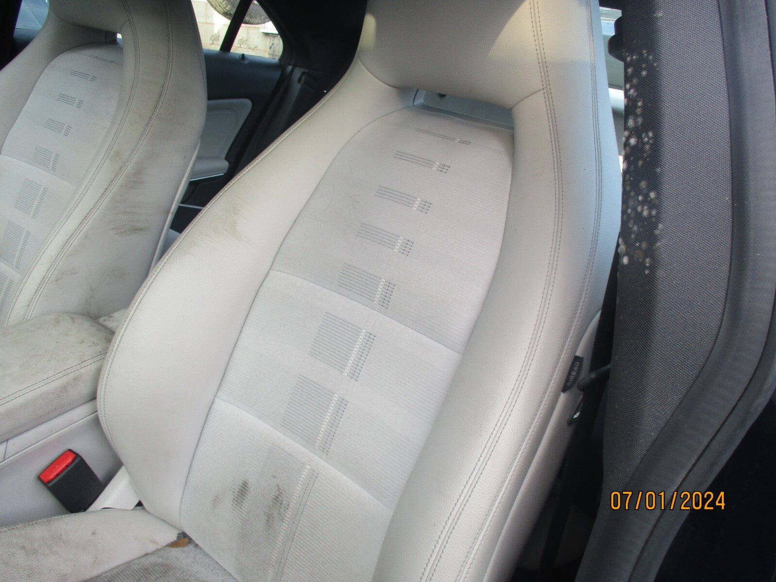 MERCEDES BENZ CLA 2016 C117 NSF PASSENGER FRONT COMPLETE SEAT CREAM HALF LEATHER