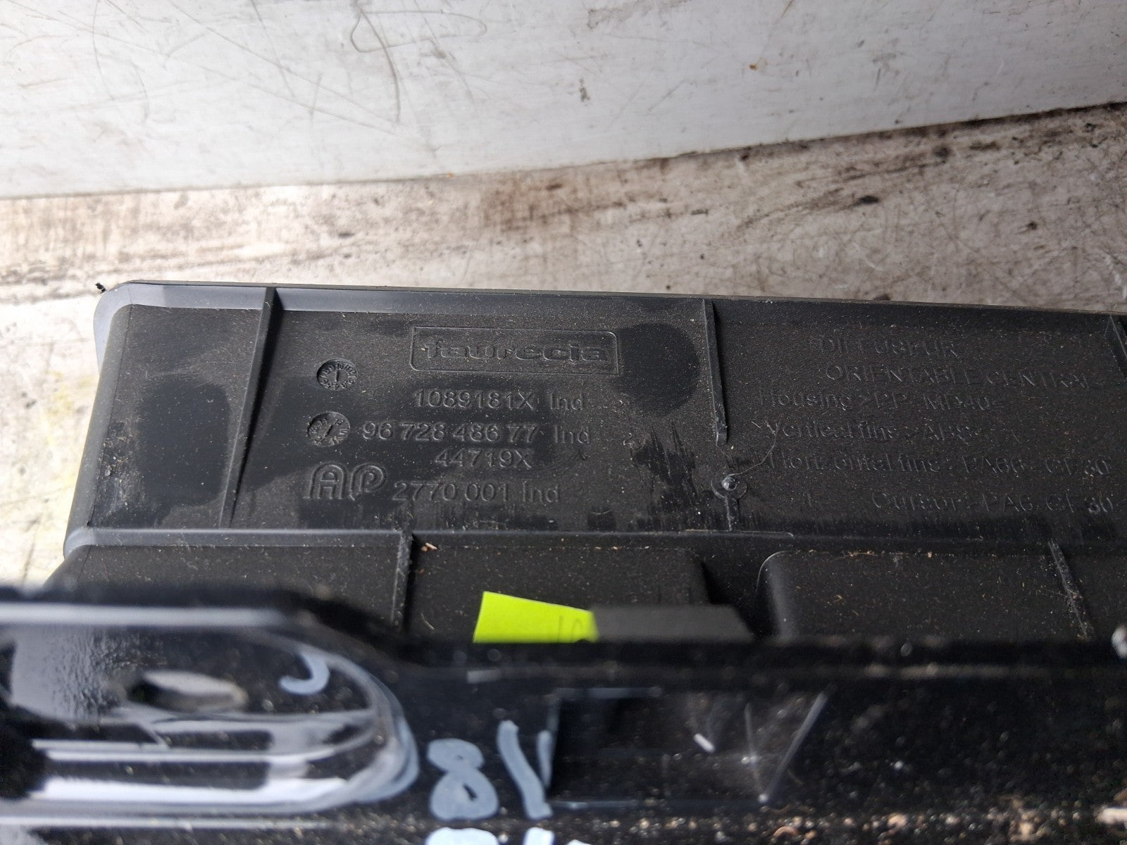 2012 PEUGEOT 208 FRONT DASHBOARD CENTRE AIR VENT 9875839677