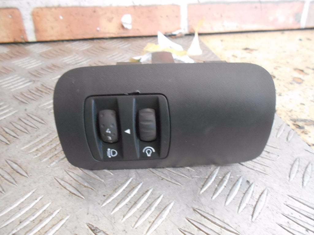 RENAULT MEGANE MK2 2003 HEADLIGHT ADJUSTMENT SWITCH 8200095495