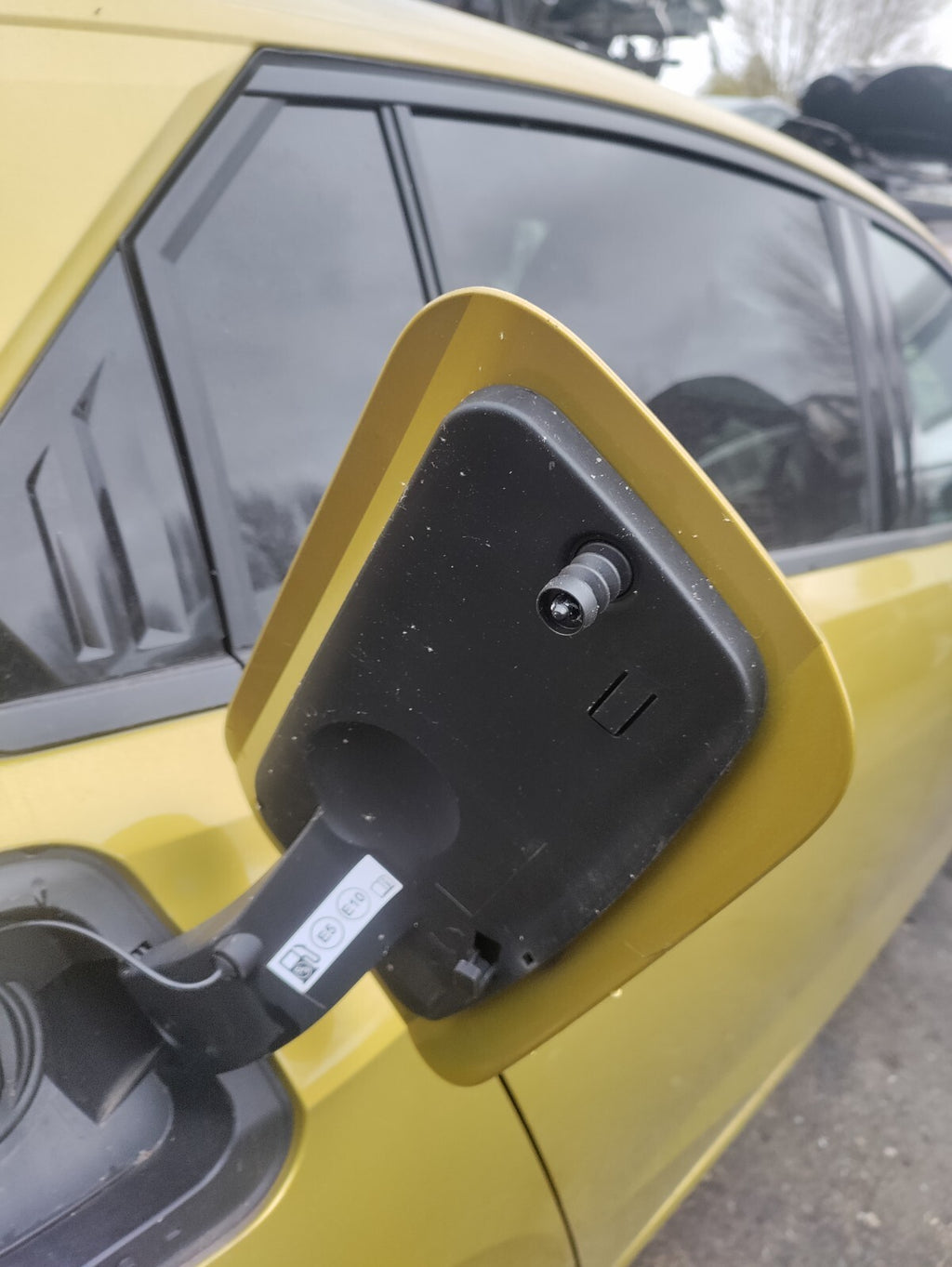 2023 VAUXHALL ASTRA L MK8 FUEL FLAP AMBER YELLOW METALLIC ERV