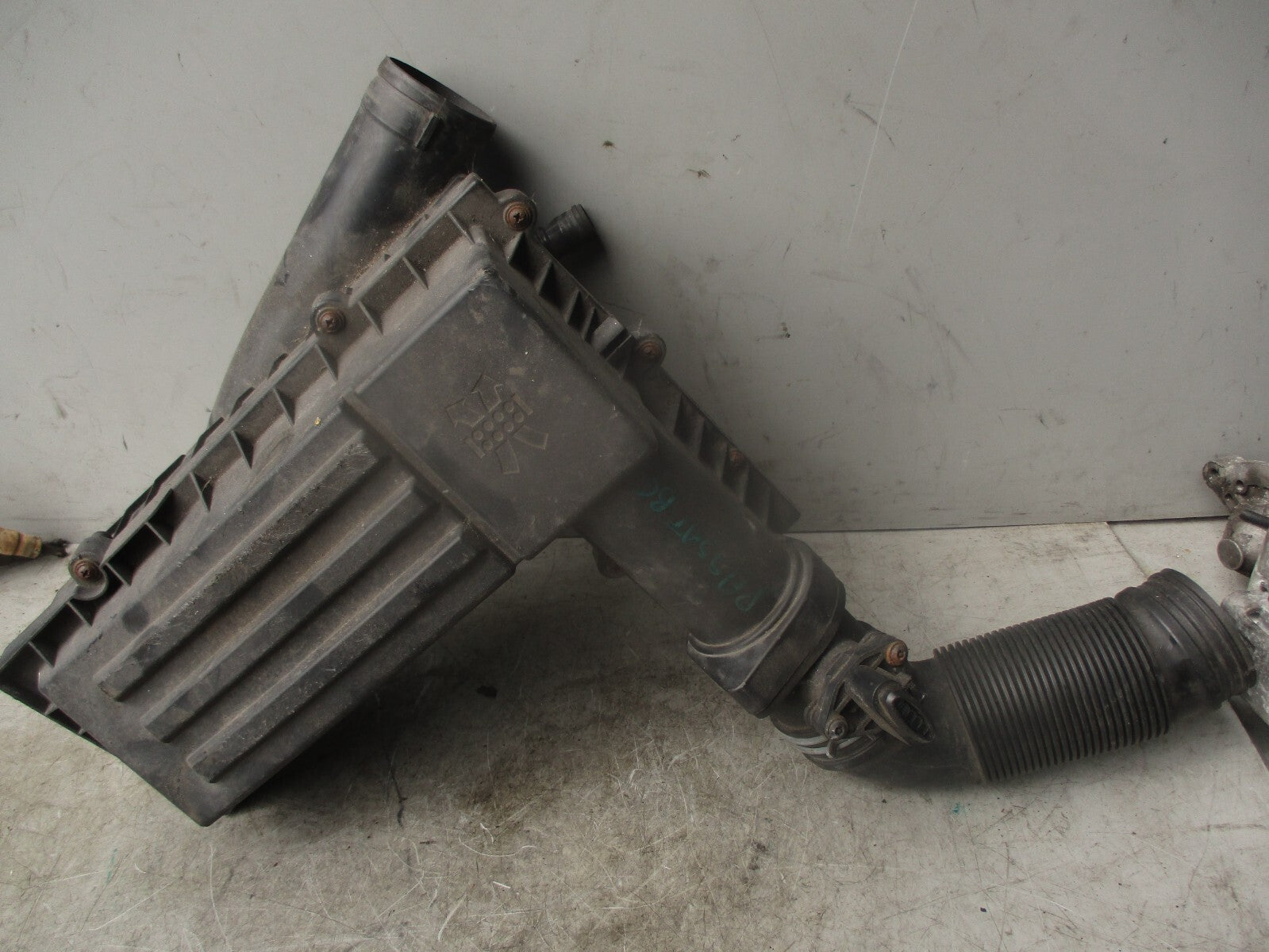 2006 VOLKSWAGEN PASSAT B6 2.0 DIESEL AIR FILTER HOUSING BOX 3C0129607AF