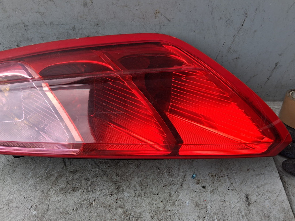 2007 FIAT GRANDE PUNTO OSR DRIVER SIDE REAR RIGHT TAIL LIGHT 51701589