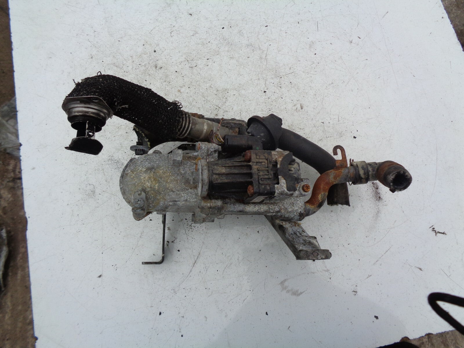 PEUGEOT 308 2008 1.6 EGR COOLER VALVE METAL PIPE 50563908 9802194080